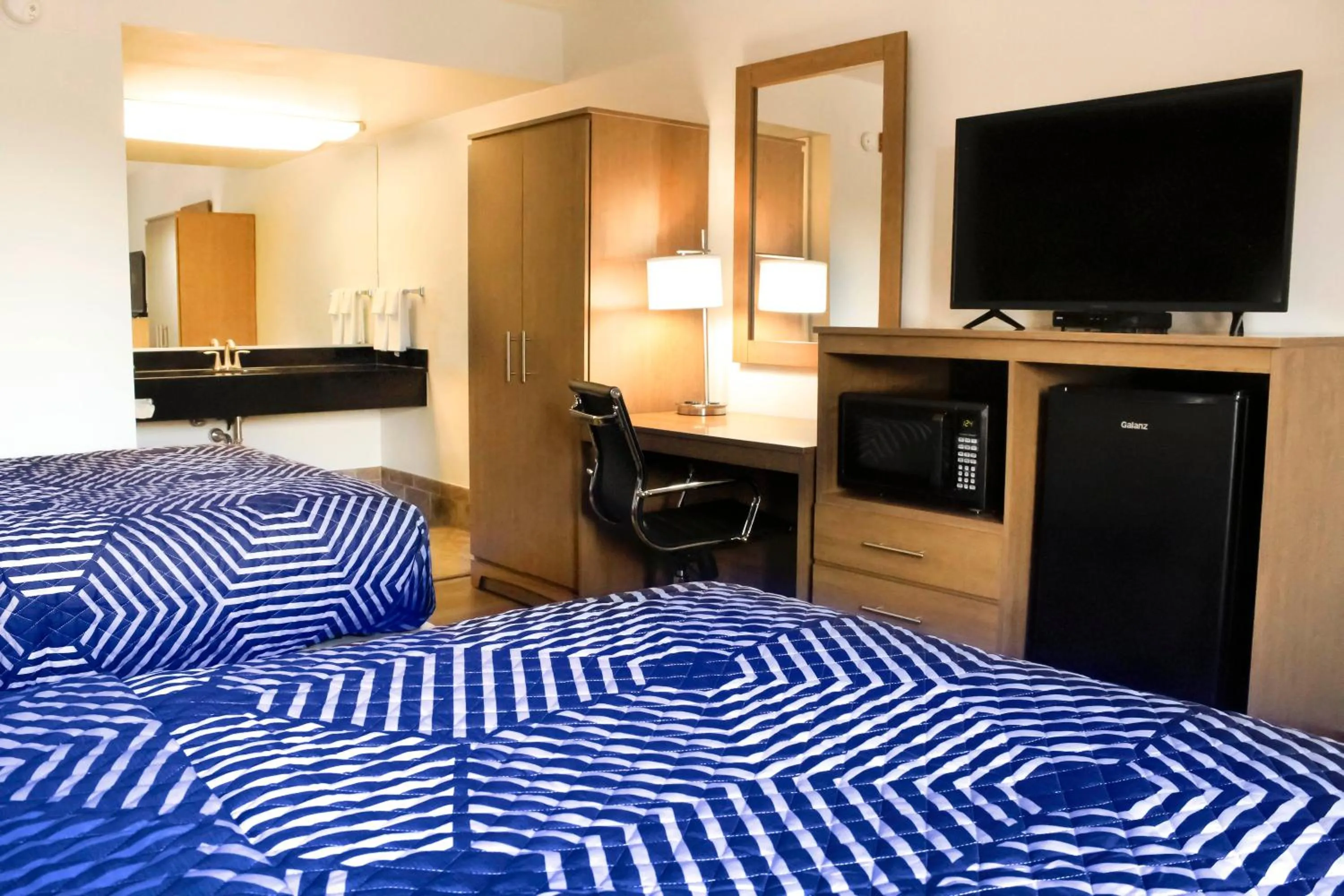 Bed in Northland Motel near University - State College, PA