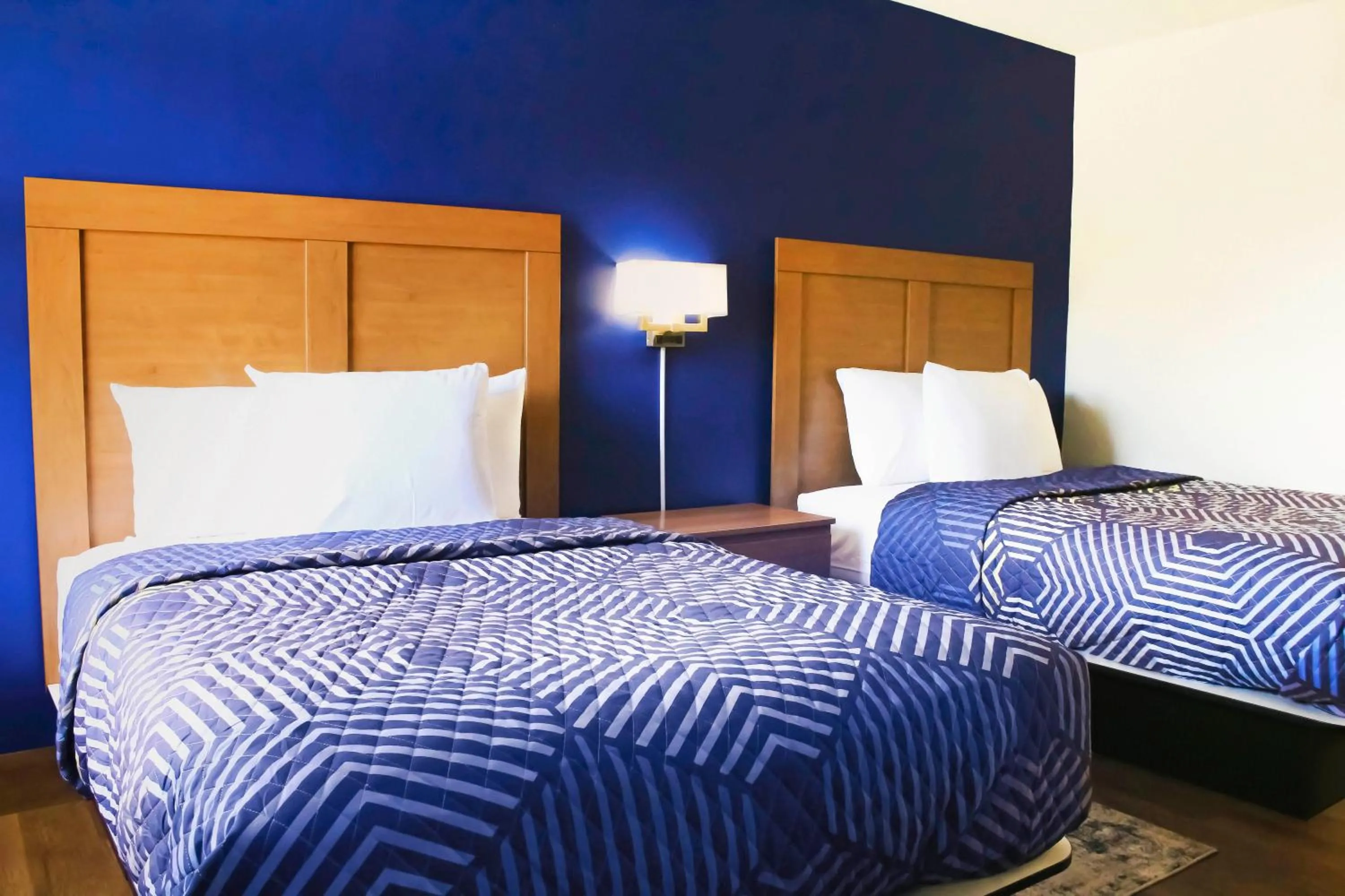 Bed in Northland Motel near University - State College, PA