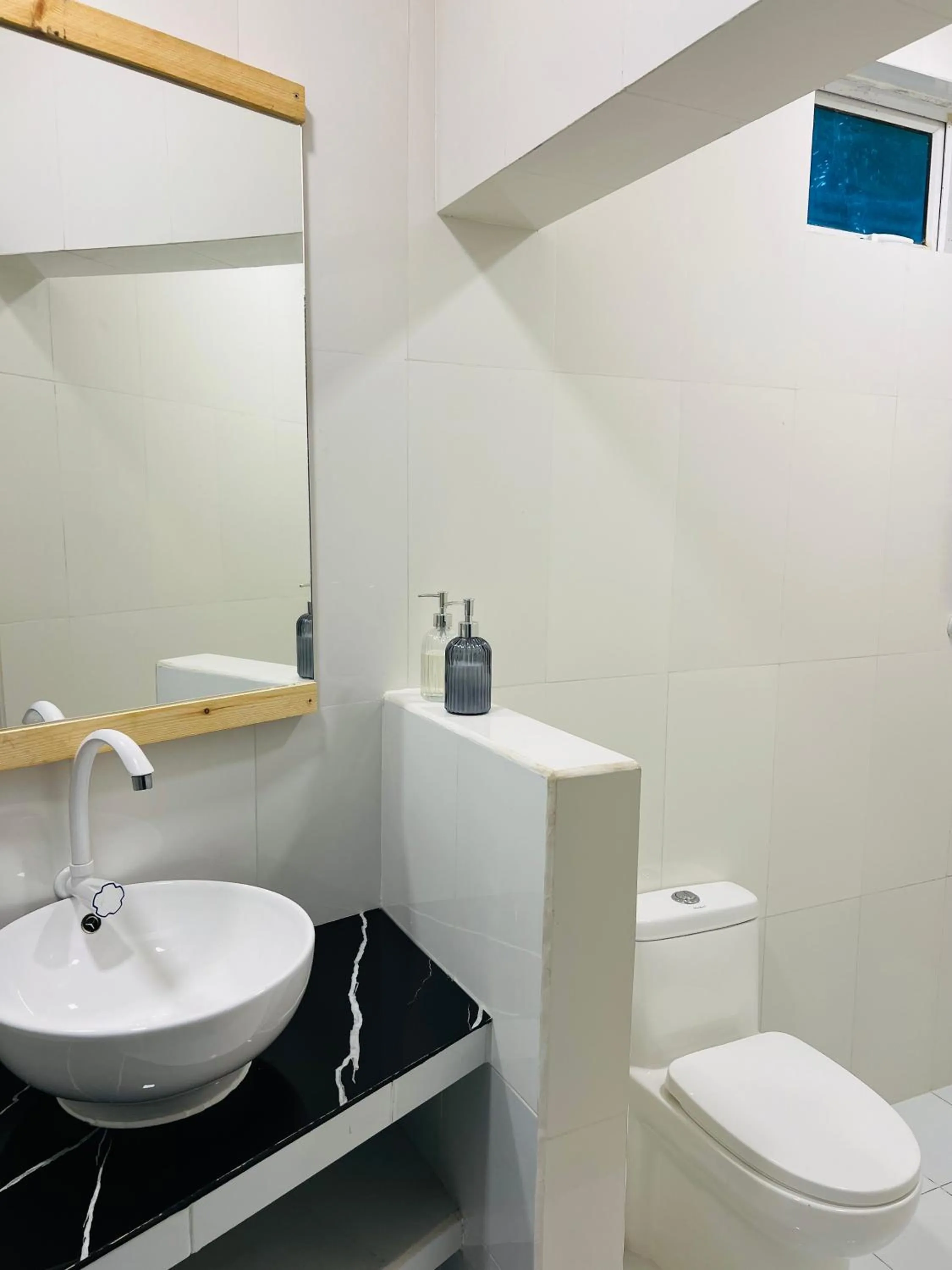 Toilet in Holiday Home Dhiffushi