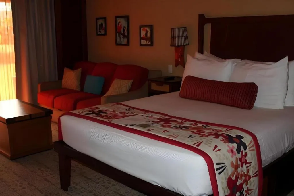 Bed in Disney's Polynesian Village Resort