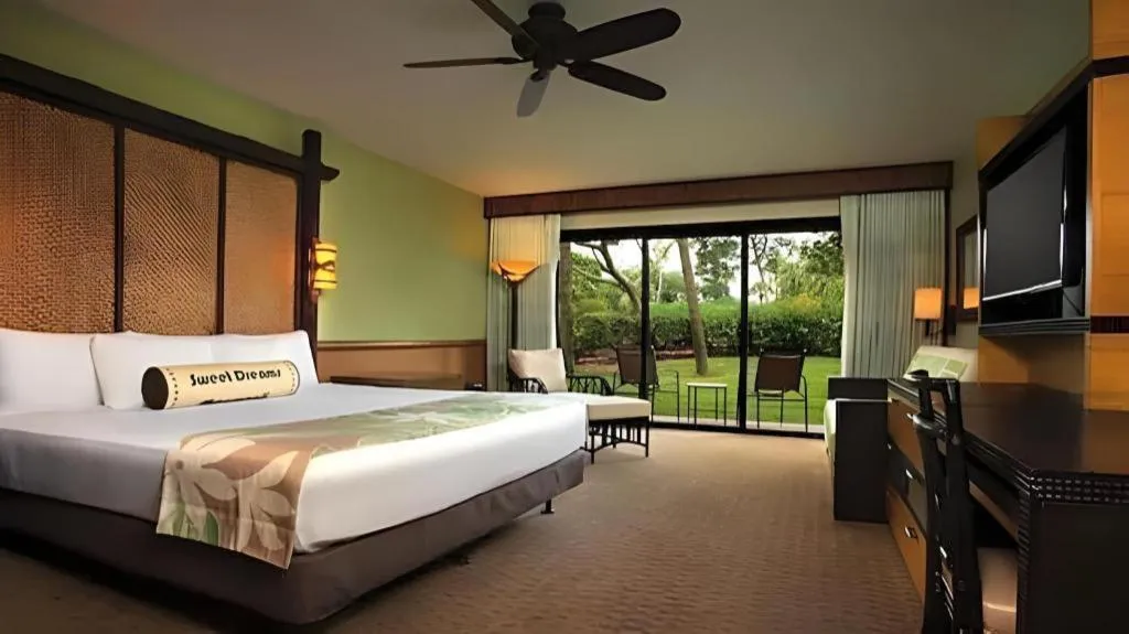 Bed in Disney's Polynesian Village Resort