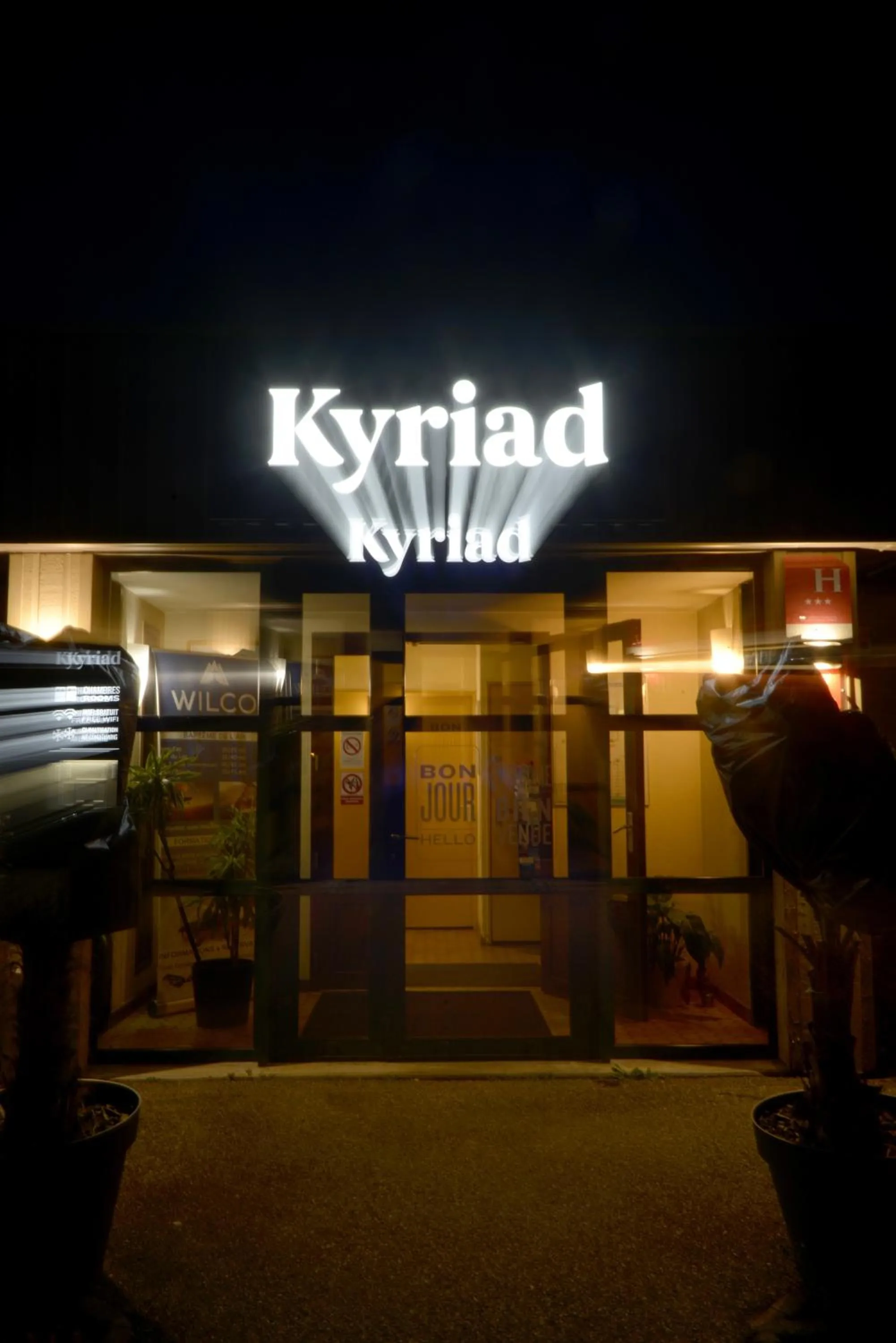 Facade/entrance in Kyriad Annecy Nord - Epagny