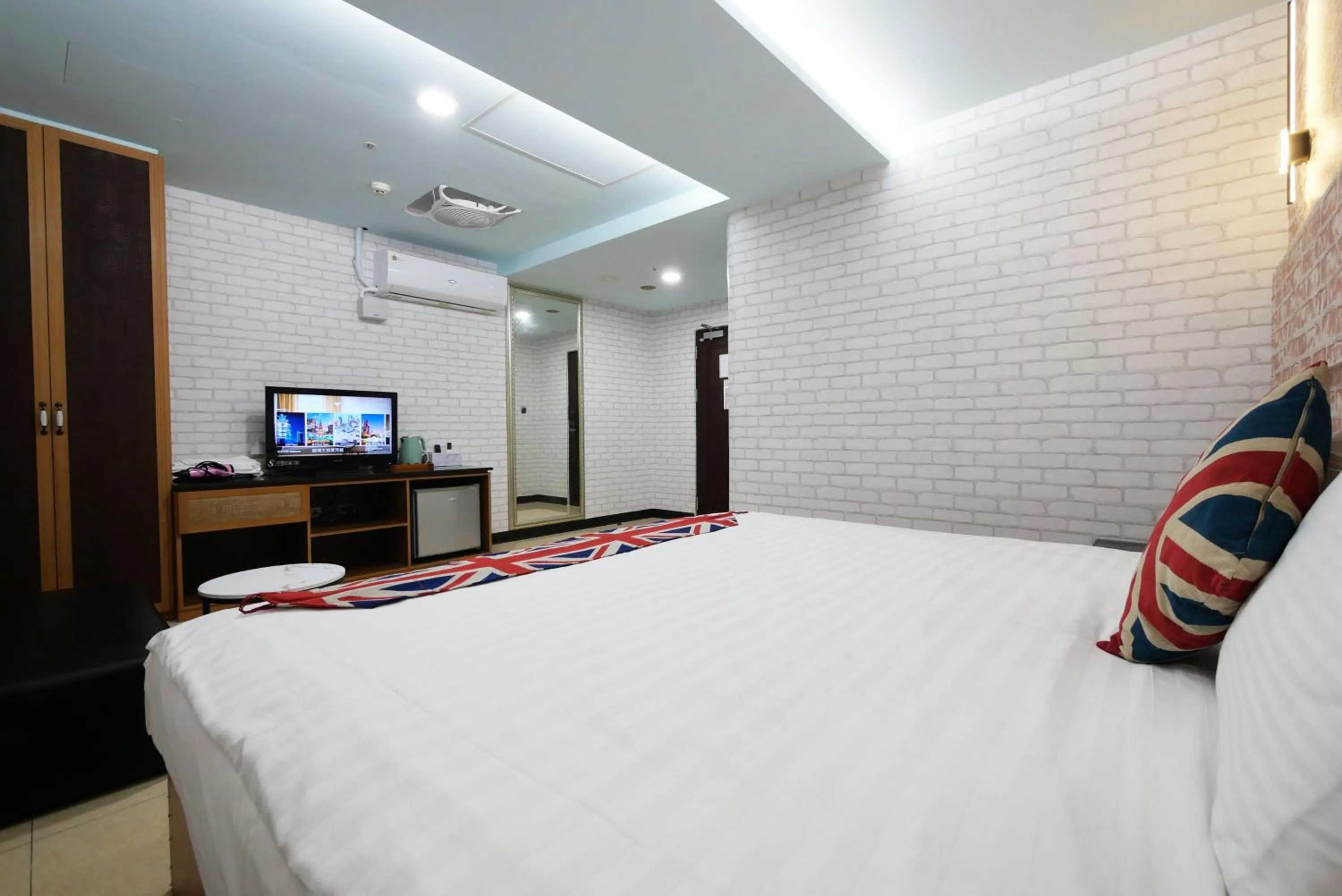 Bed in I Hi Loveriver Hotel