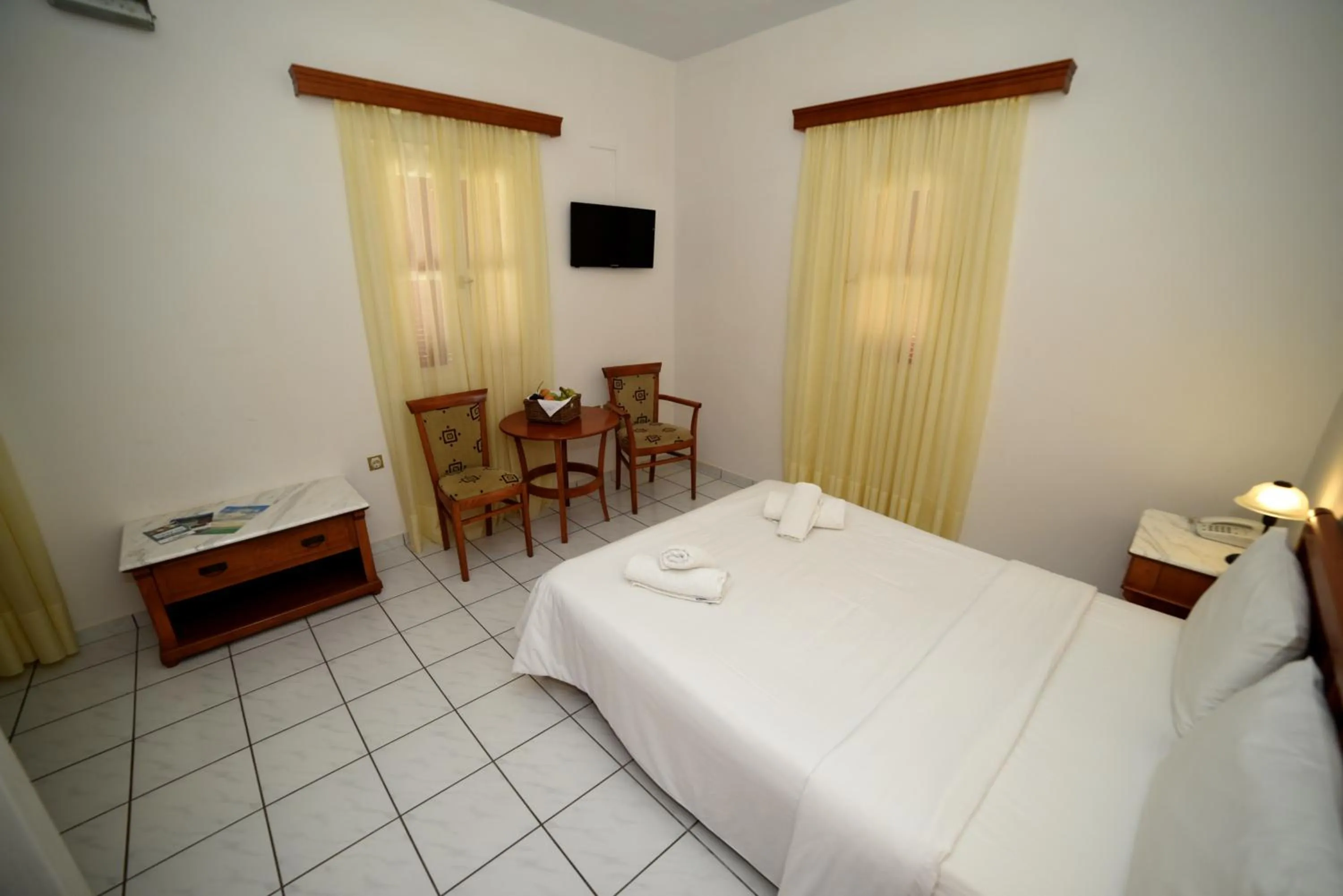 Bedroom, Bed in The Flower Of Monemvasia Hotel