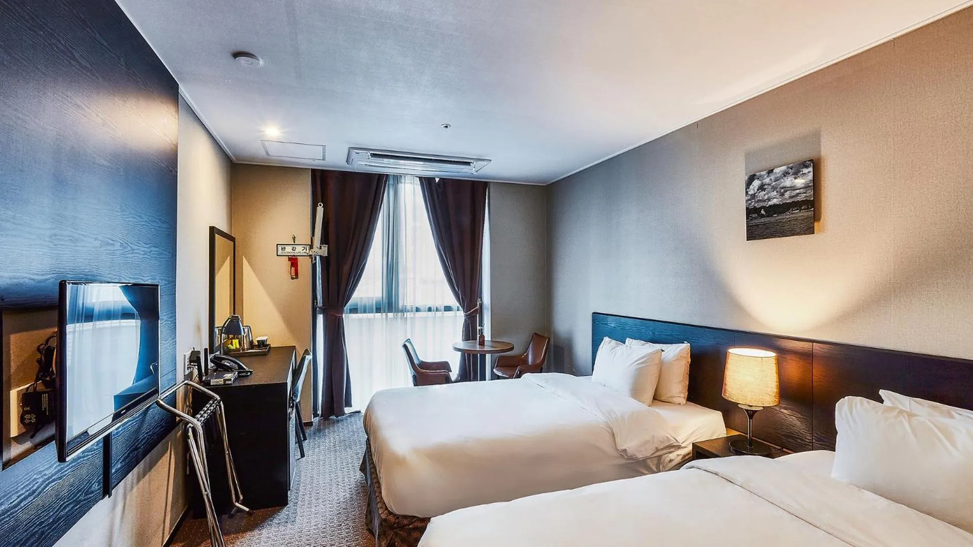 Bed in Golden Harbor Hotel Pyeongtaek