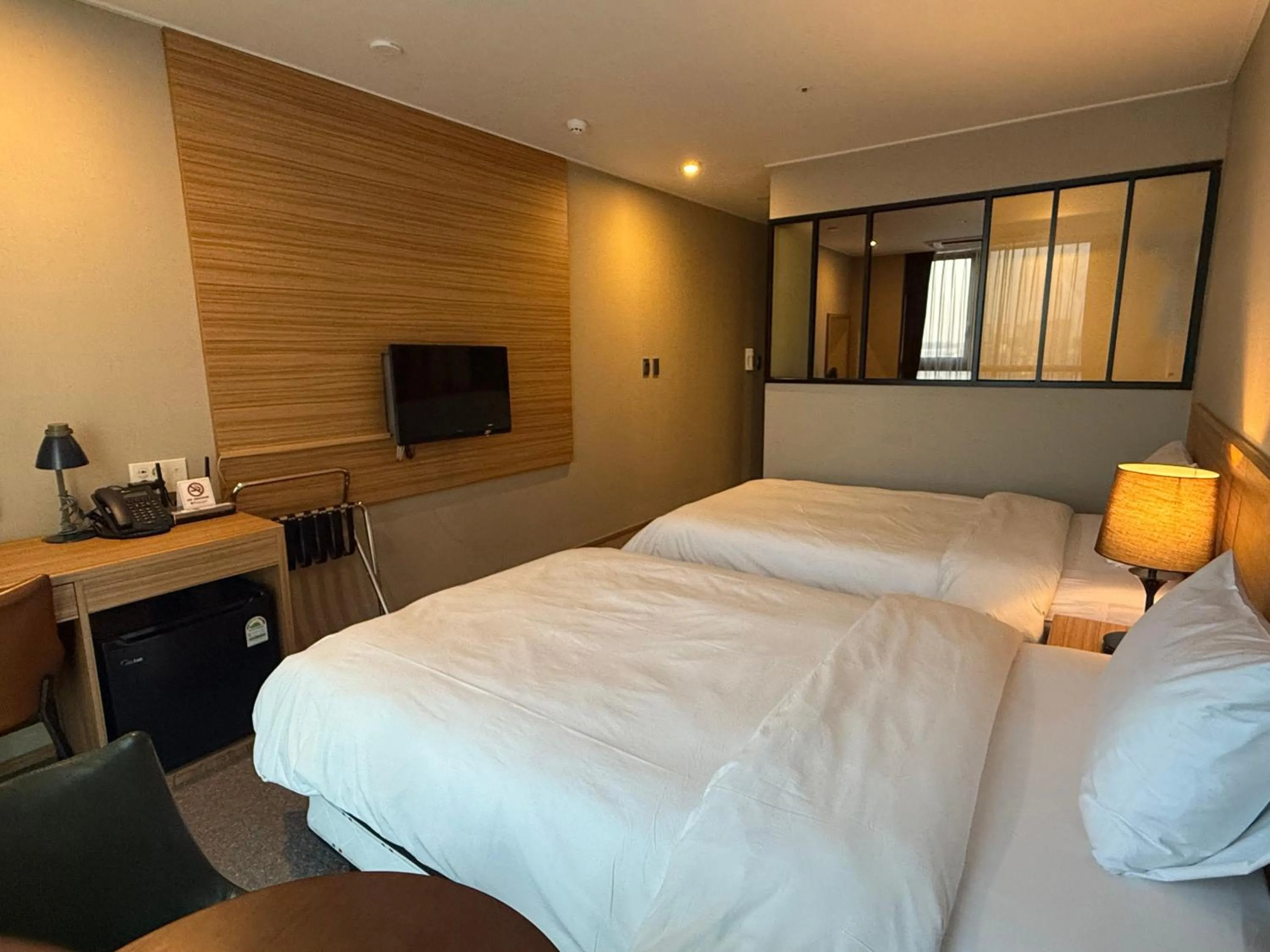 Bed in Golden Harbor Hotel Pyeongtaek