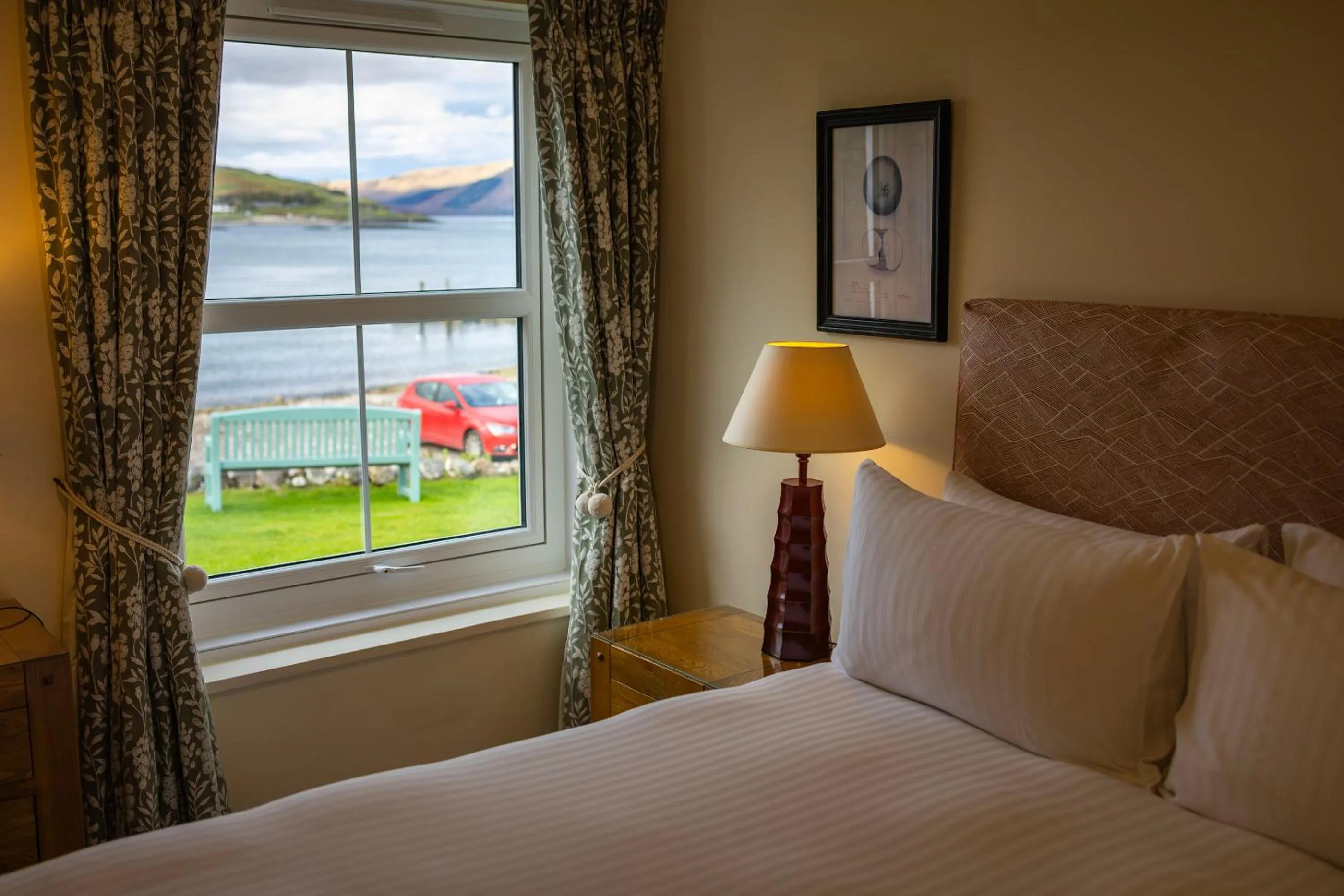 Natural landscape, Bed in The Pierhouse Hotel