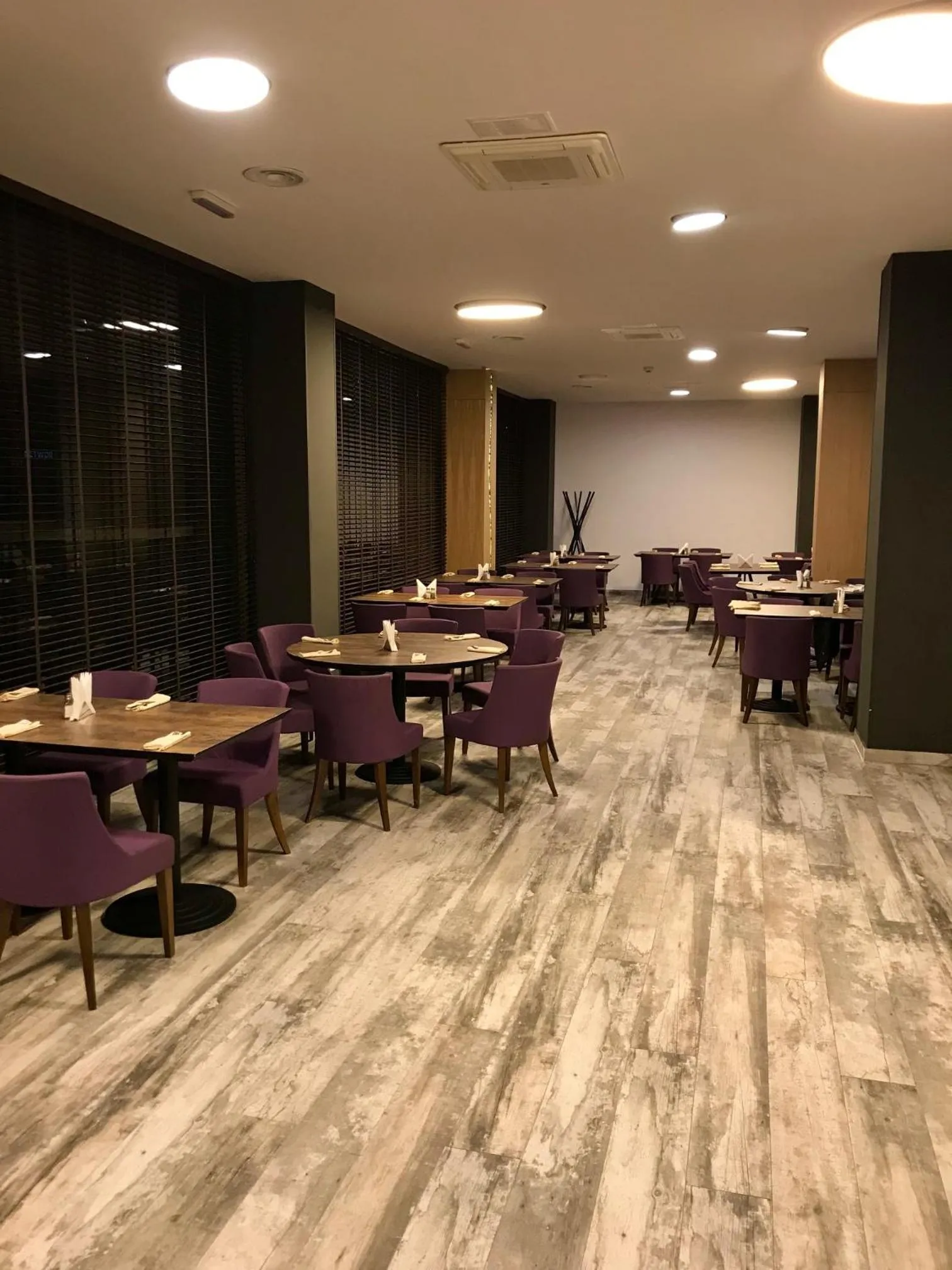 Communal lounge/ TV room in Hotel Lux Divina