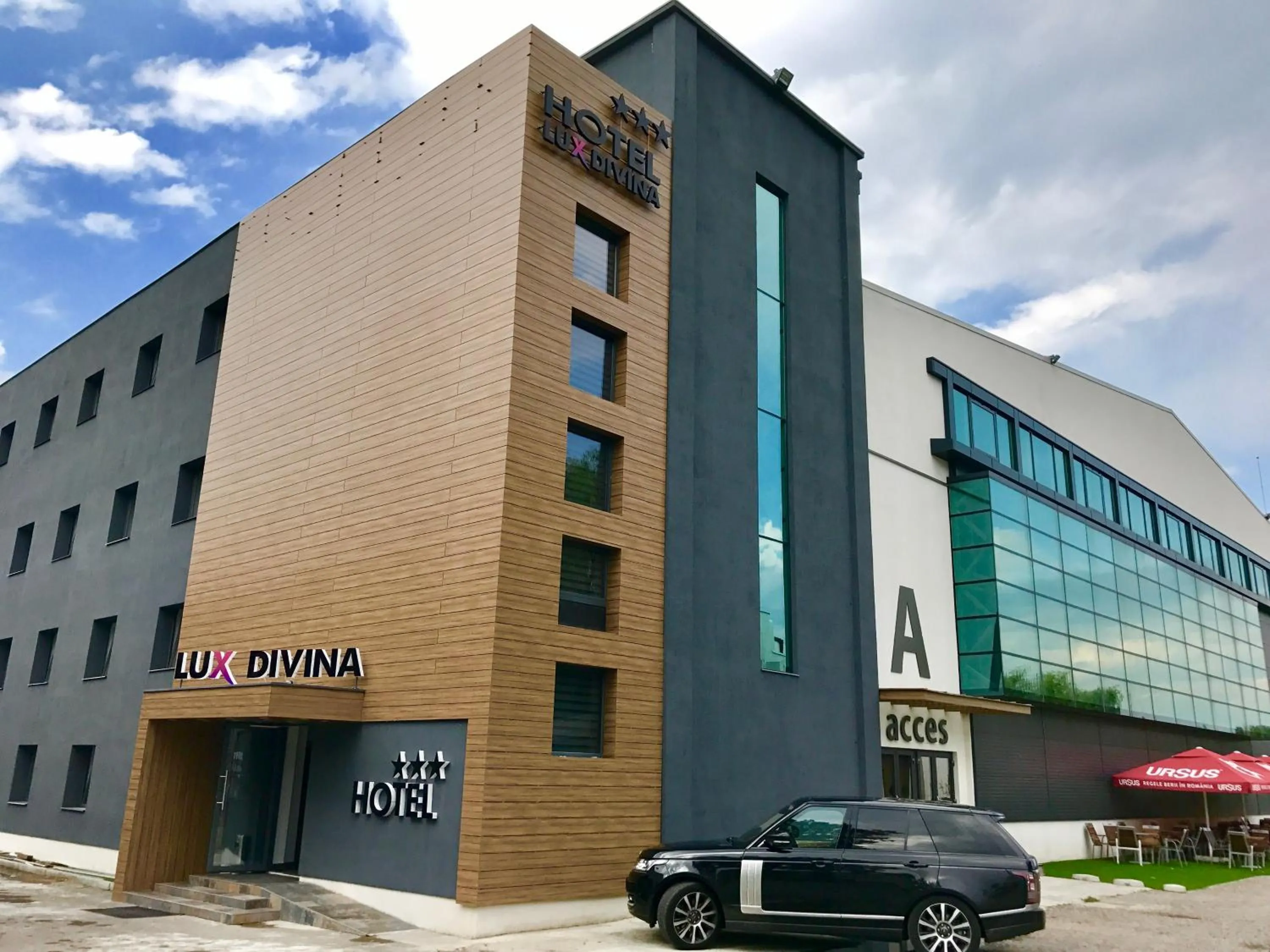 Facade/entrance in Hotel Lux Divina