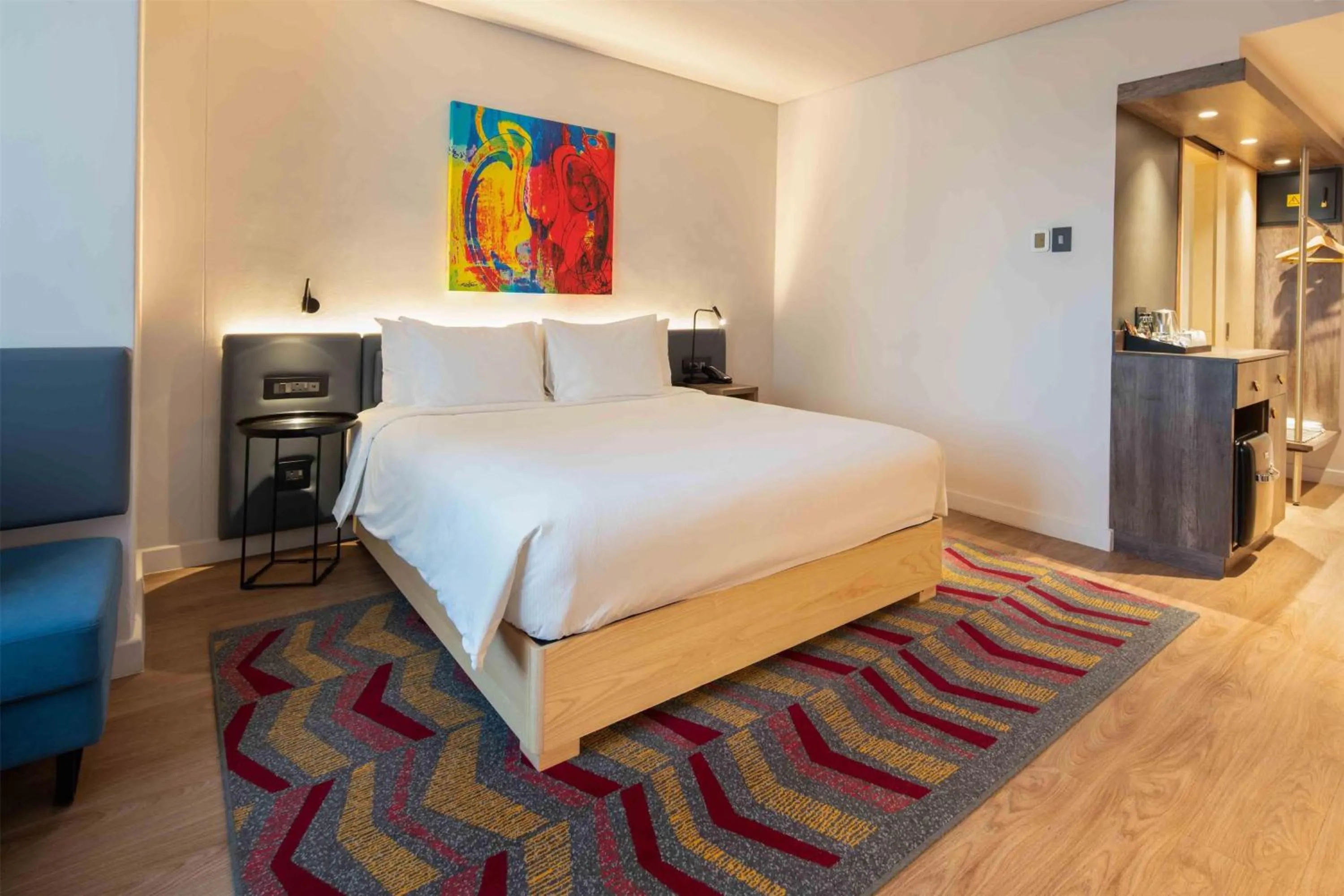 Bed in Hampton By Hilton Sandton Grayston