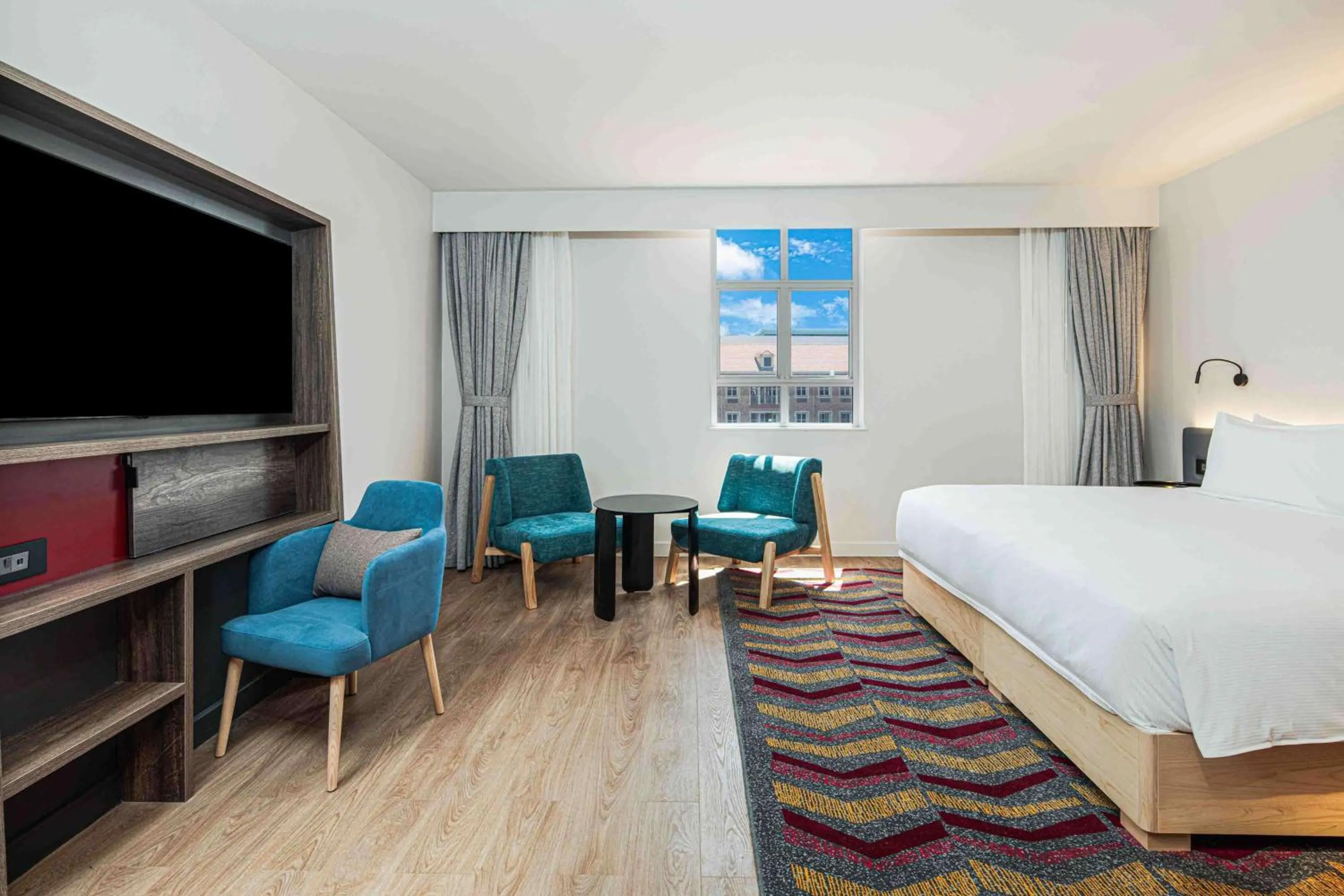 Bed in Hampton By Hilton Sandton Grayston