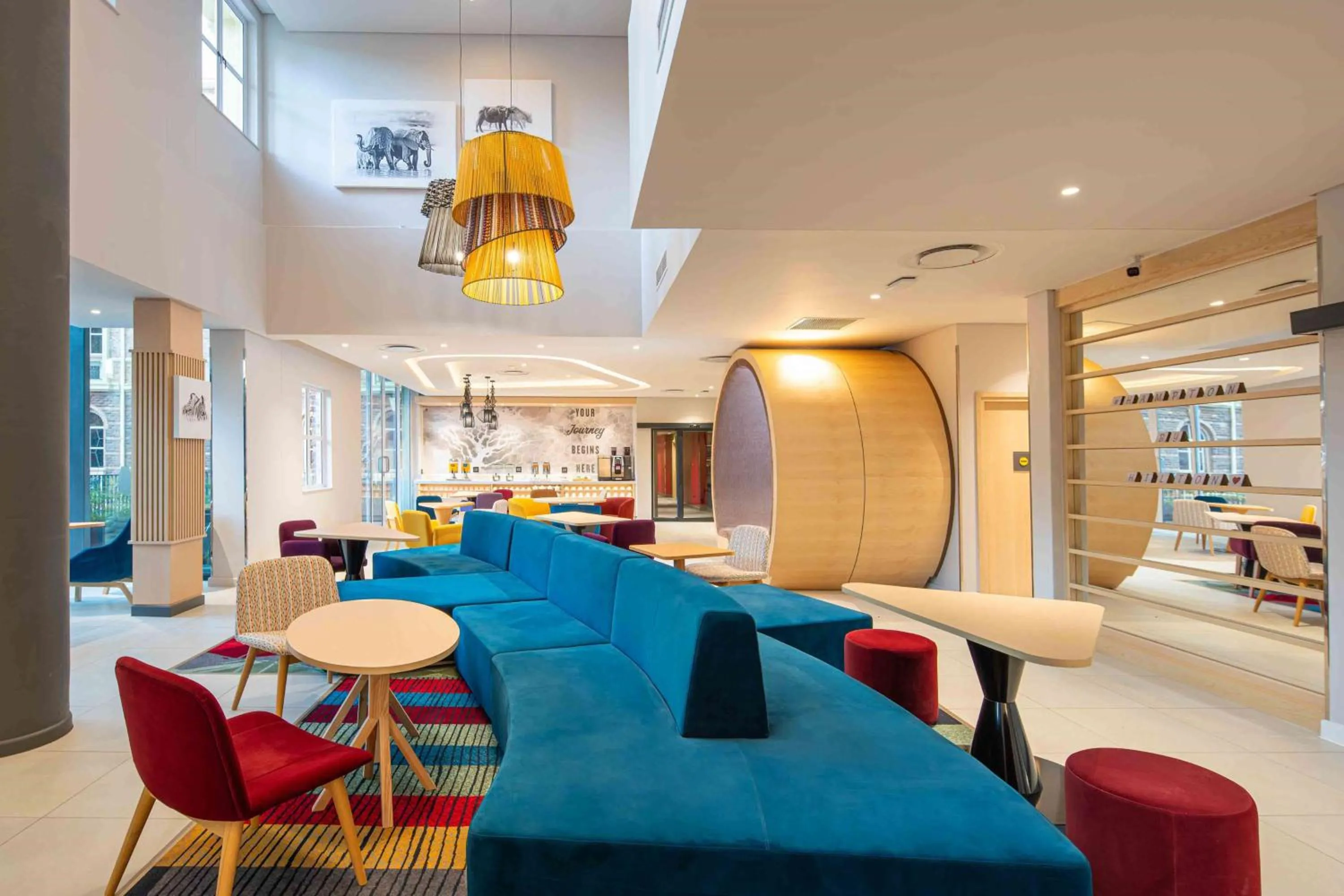 Restaurant/places to eat in Hampton By Hilton Sandton Grayston