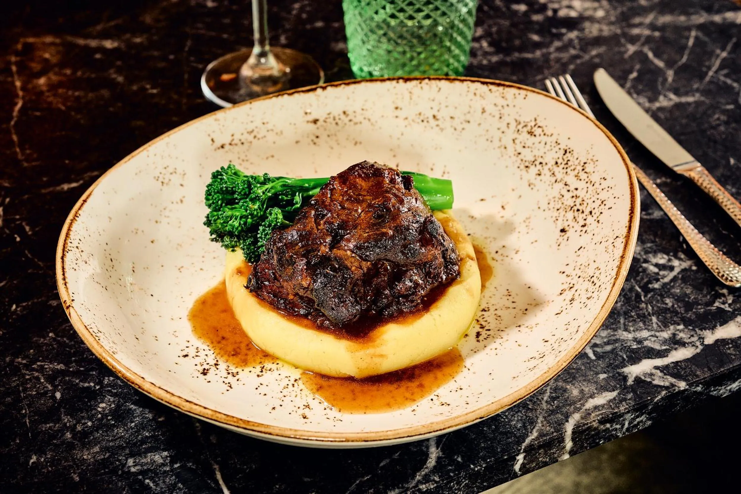 Food and drinks in The Level at Melia White House