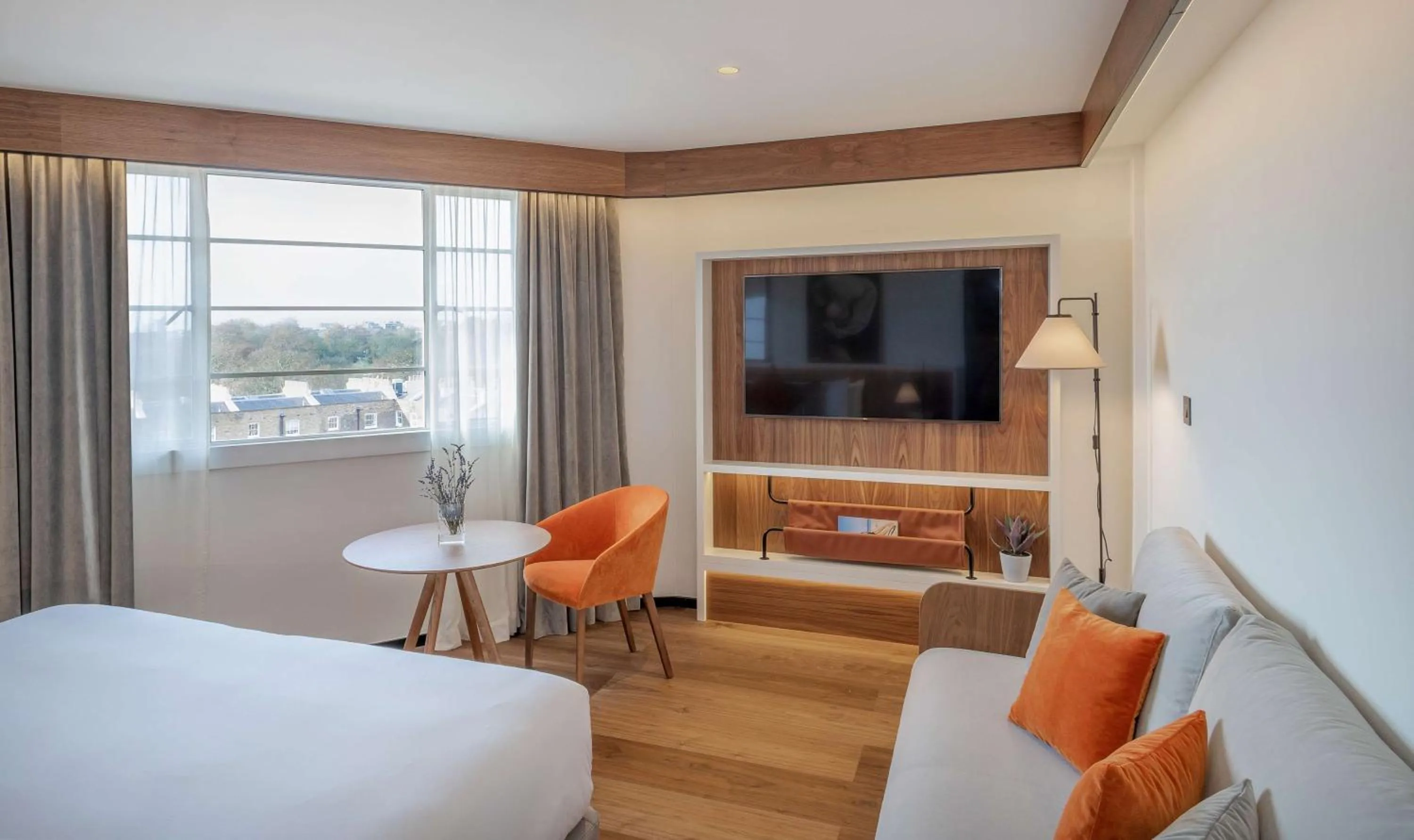 Photo of the whole room, Bed in The Level at Melia White House