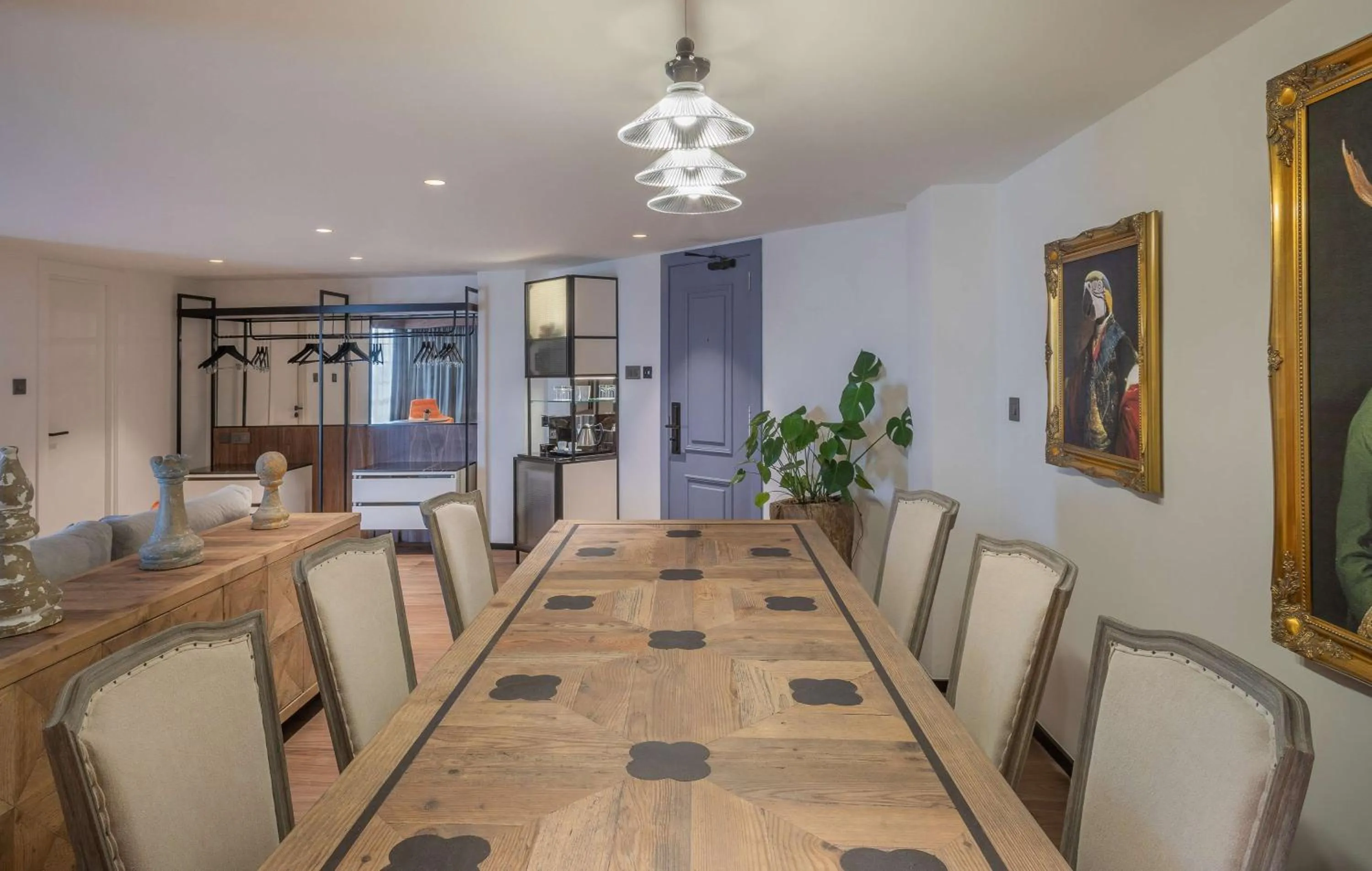 Photo of the whole room in The Level at Melia White House