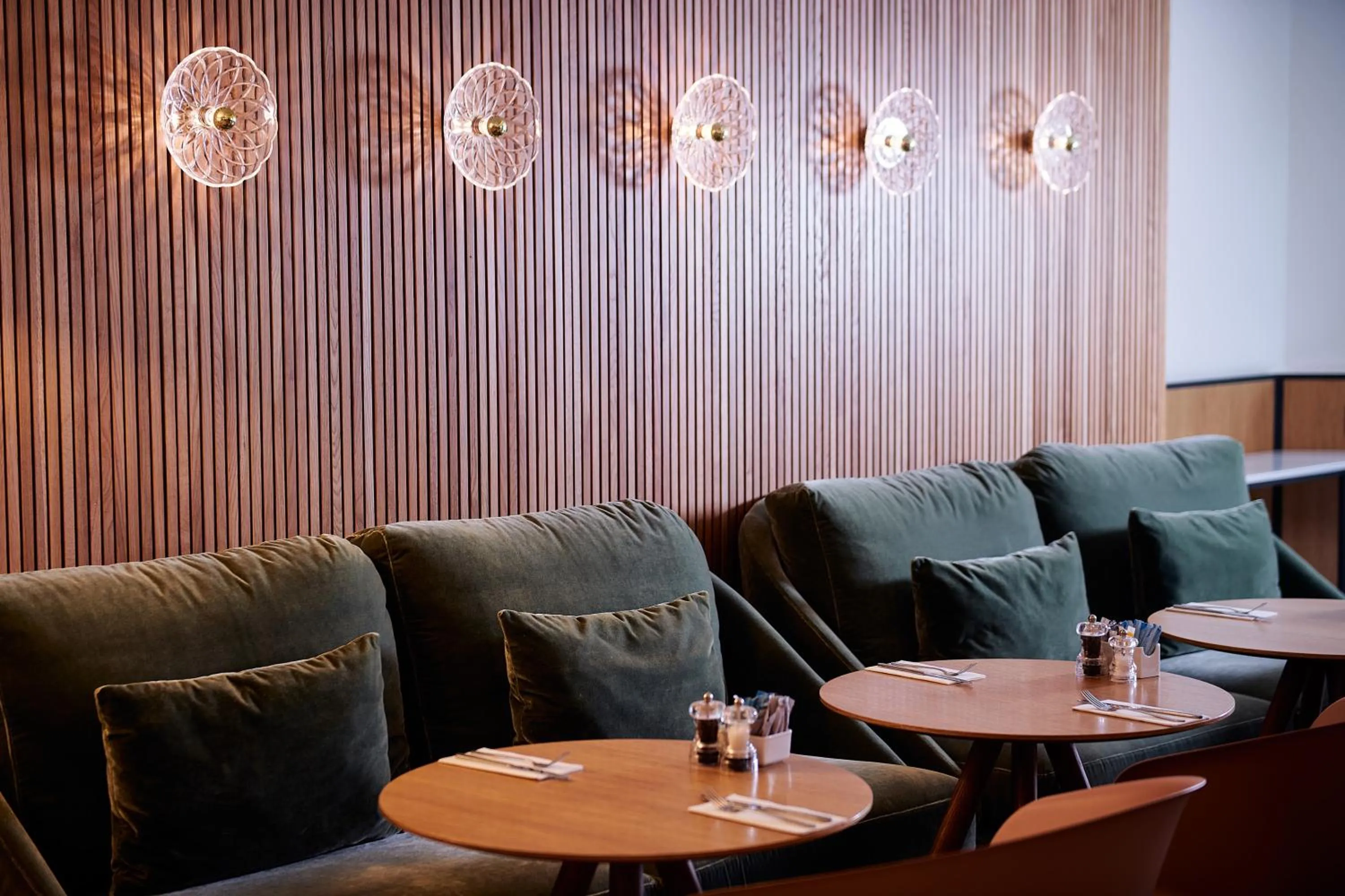 Restaurant/places to eat in The Level at Melia White House