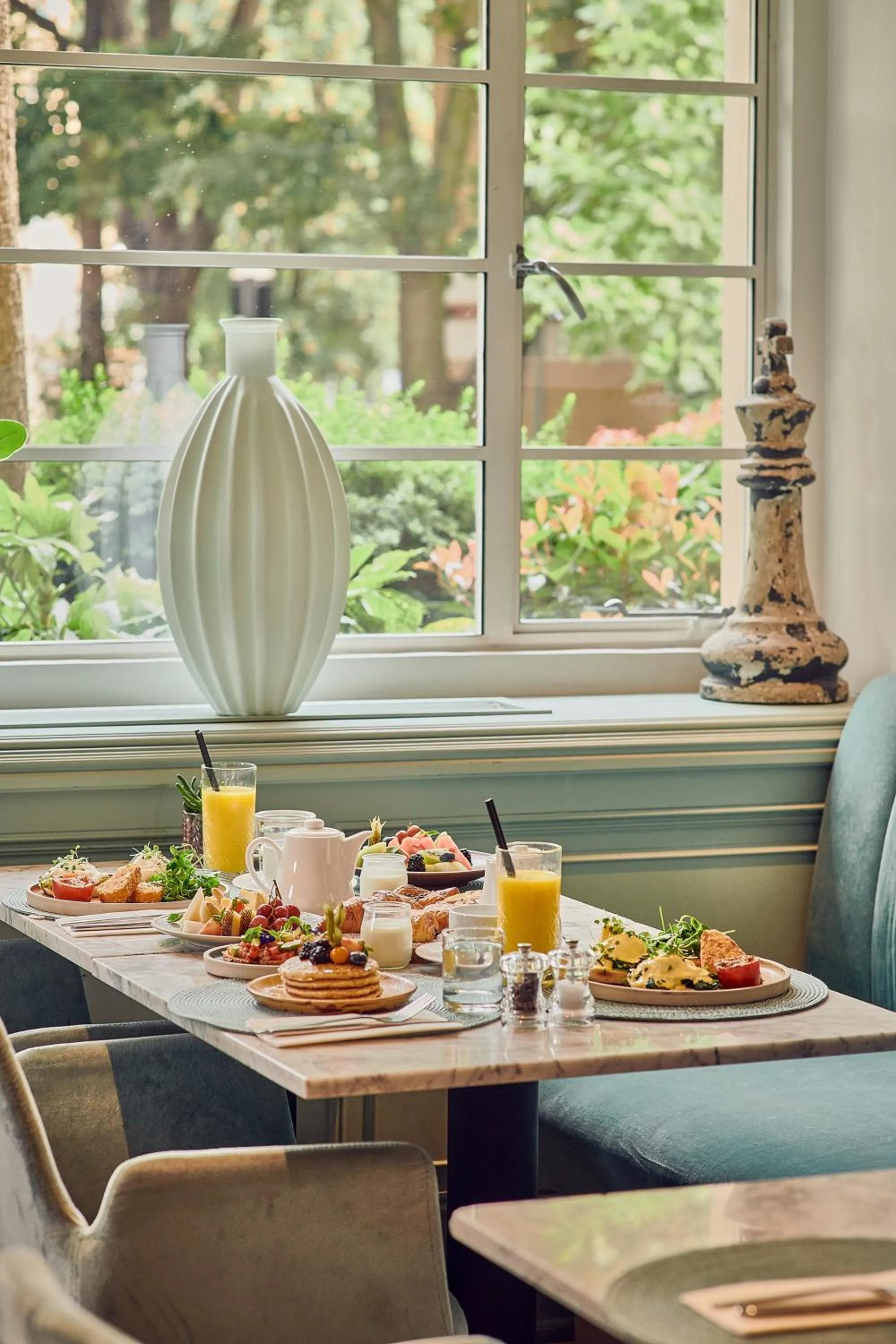Living room in The Level at Melia White House