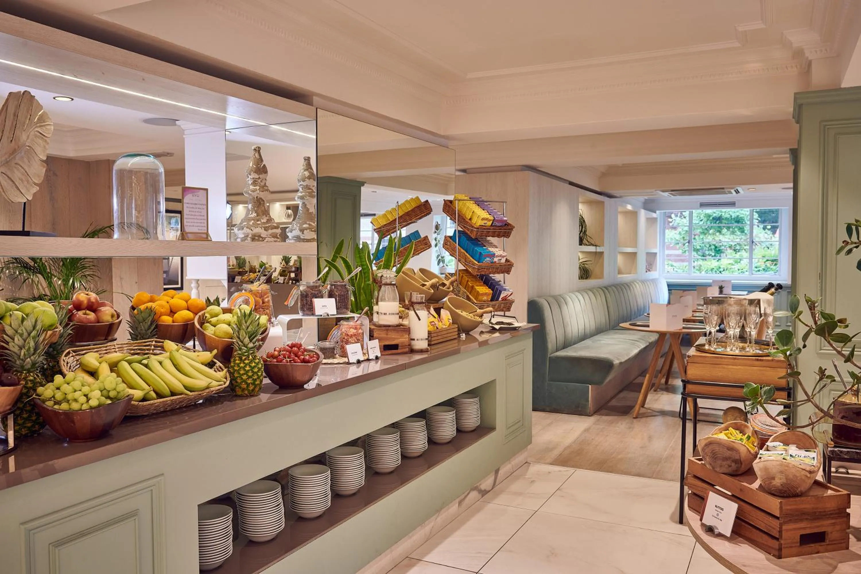 Food and drinks in The Level at Melia White House