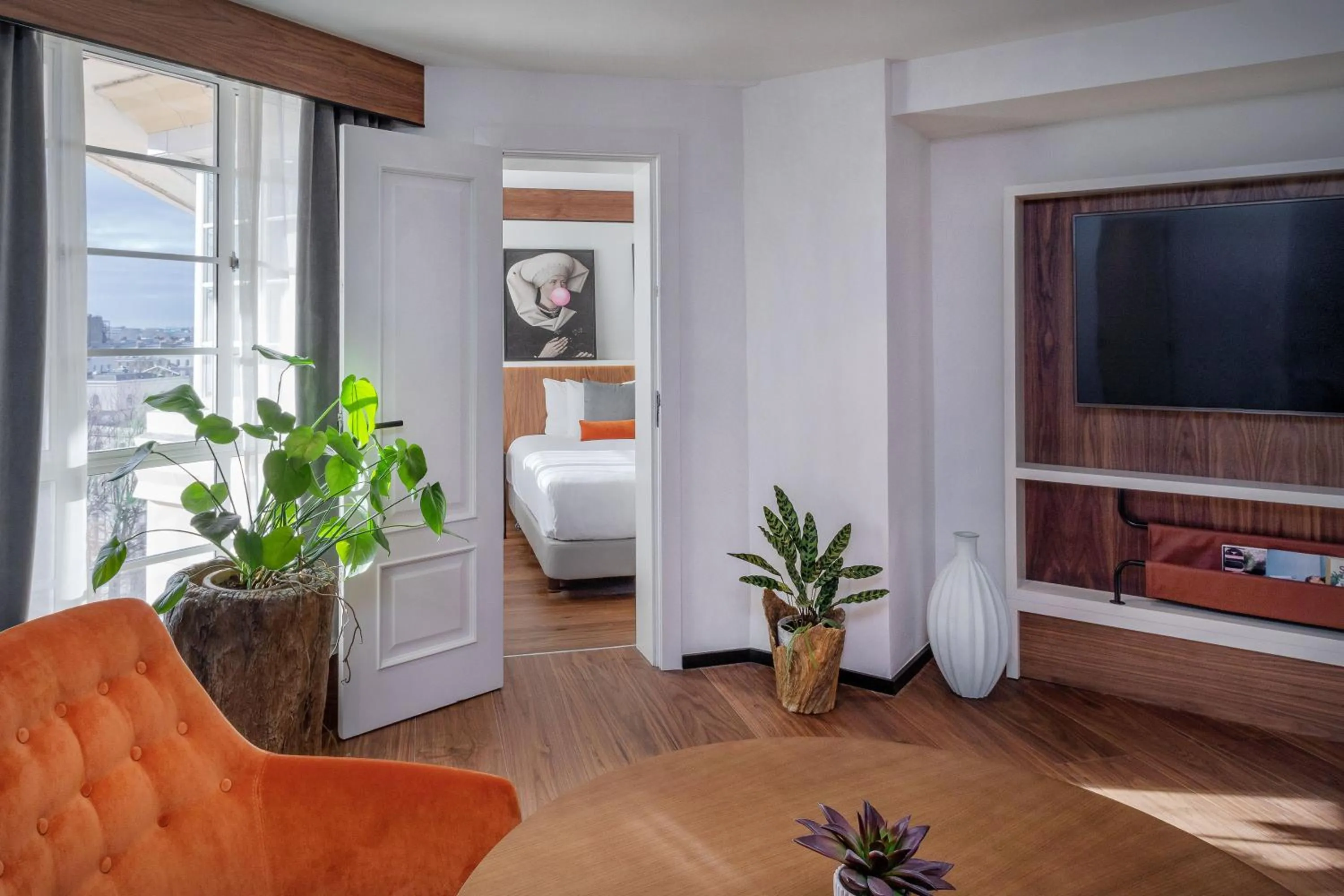 Living room, Bed in The Level at Melia White House