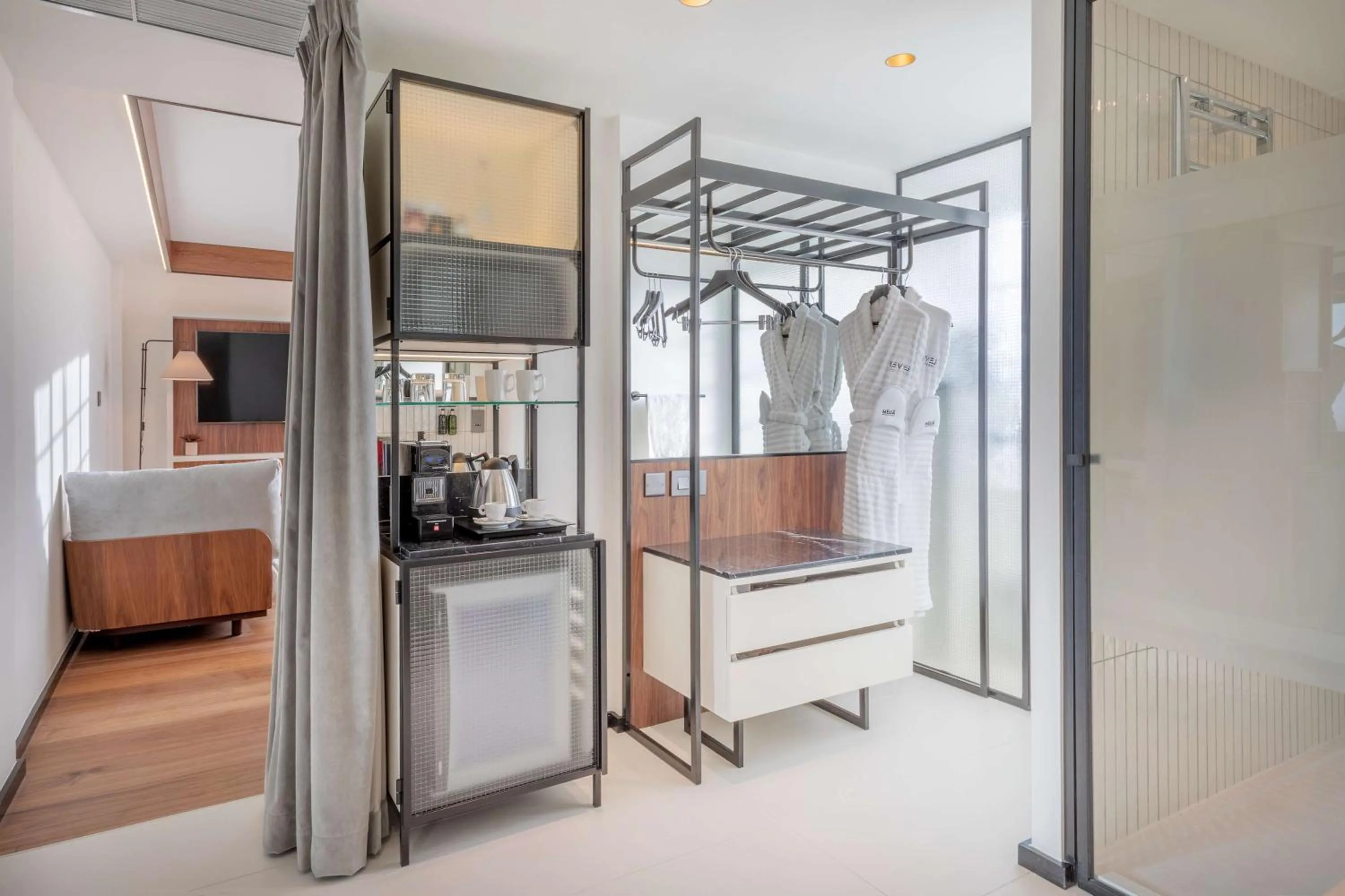 Photo of the whole room, Bed in The Level at Melia White House