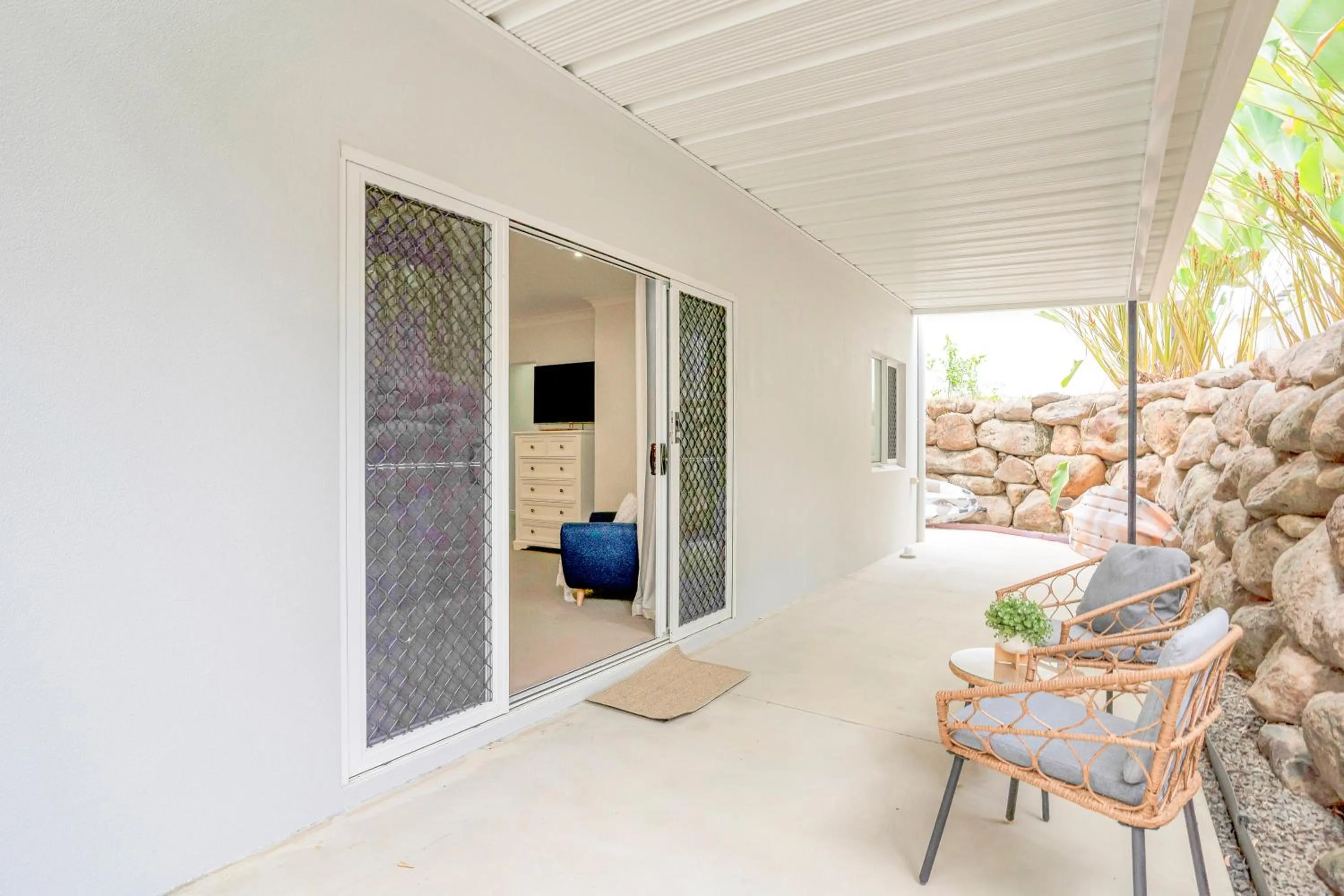 Palm Cove Studio Apartments