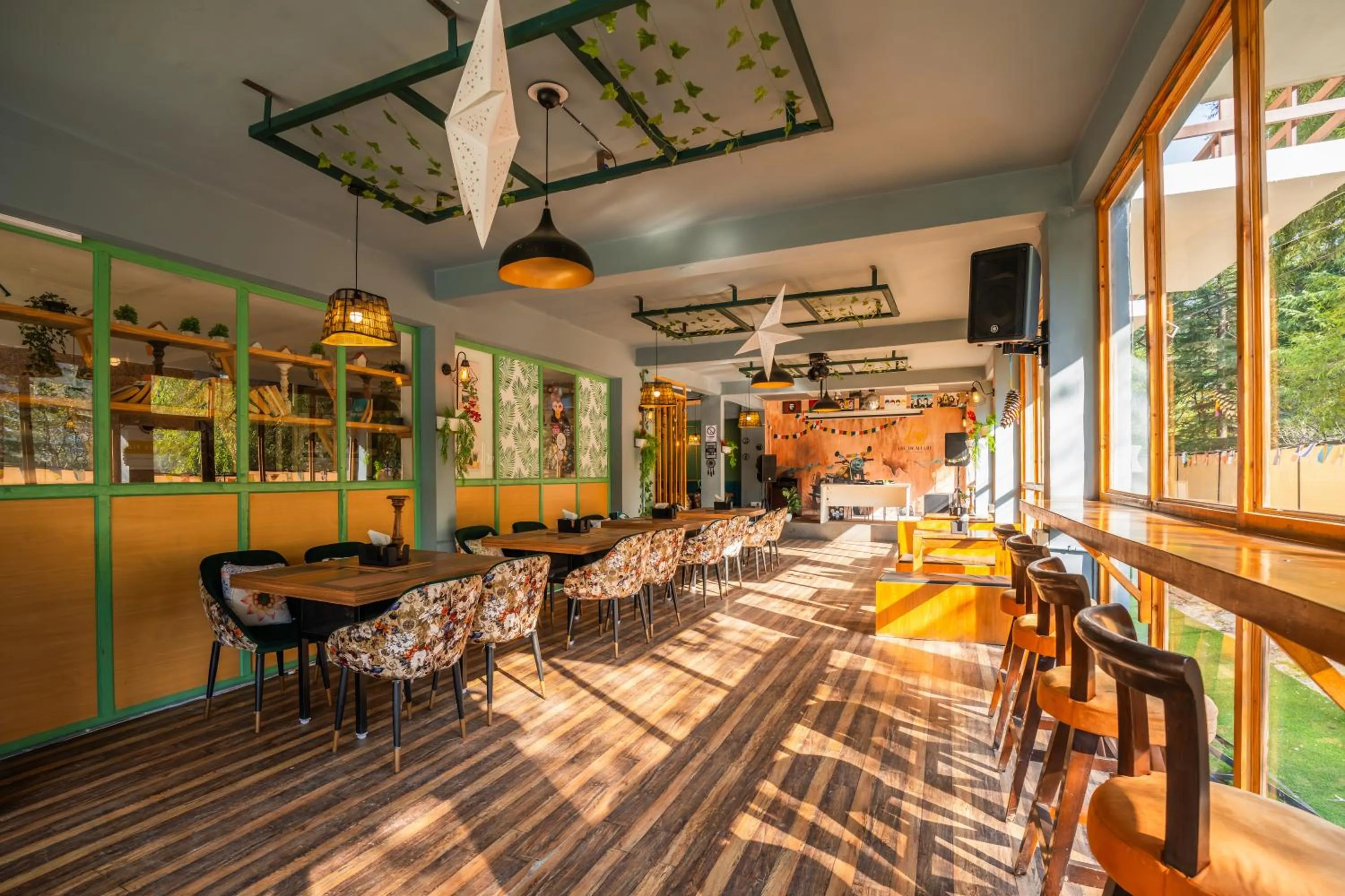 Restaurant/places to eat in Alt Life Manali, Old Manali