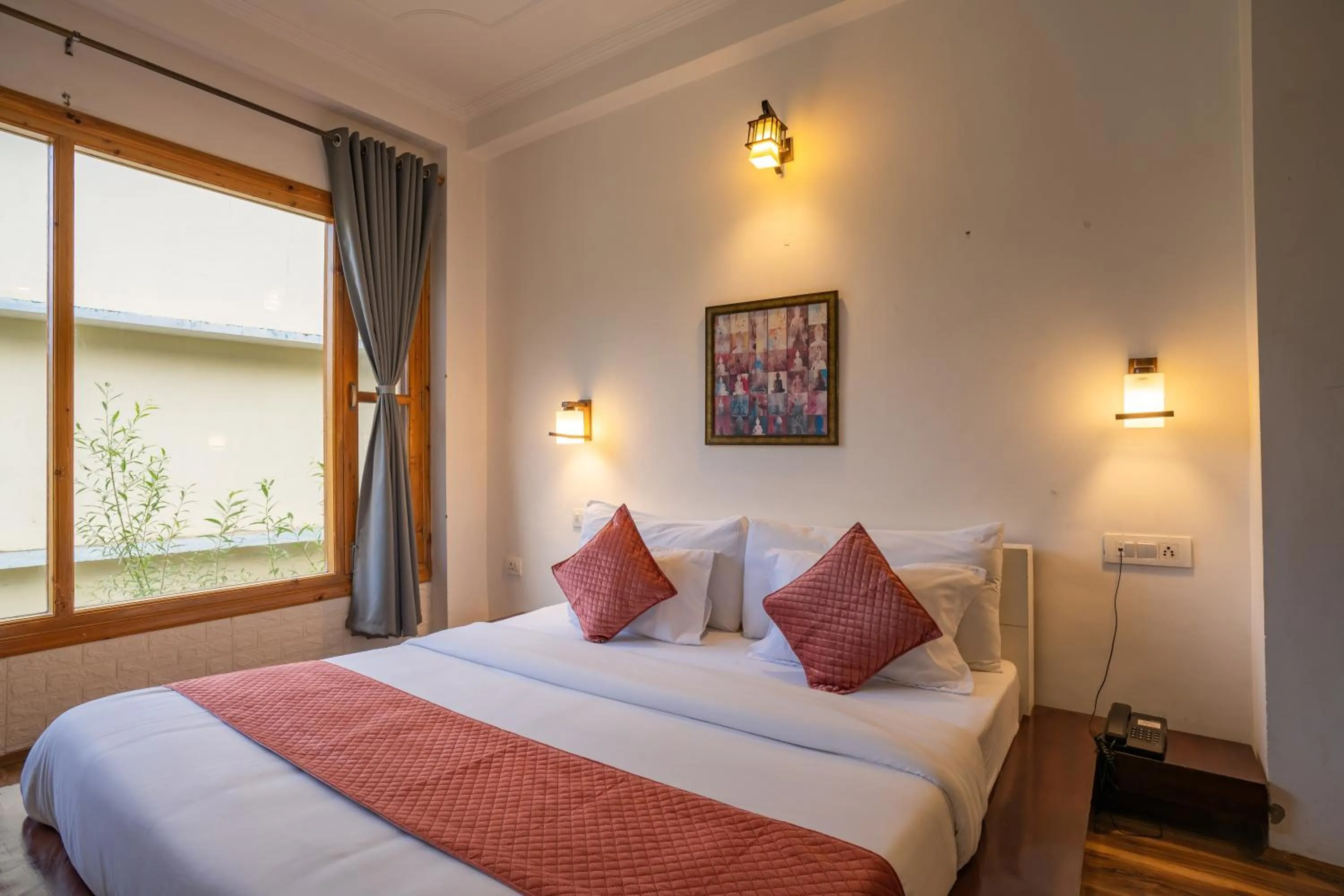 Photo of the whole room, Bed in Alt Life Manali, Old Manali