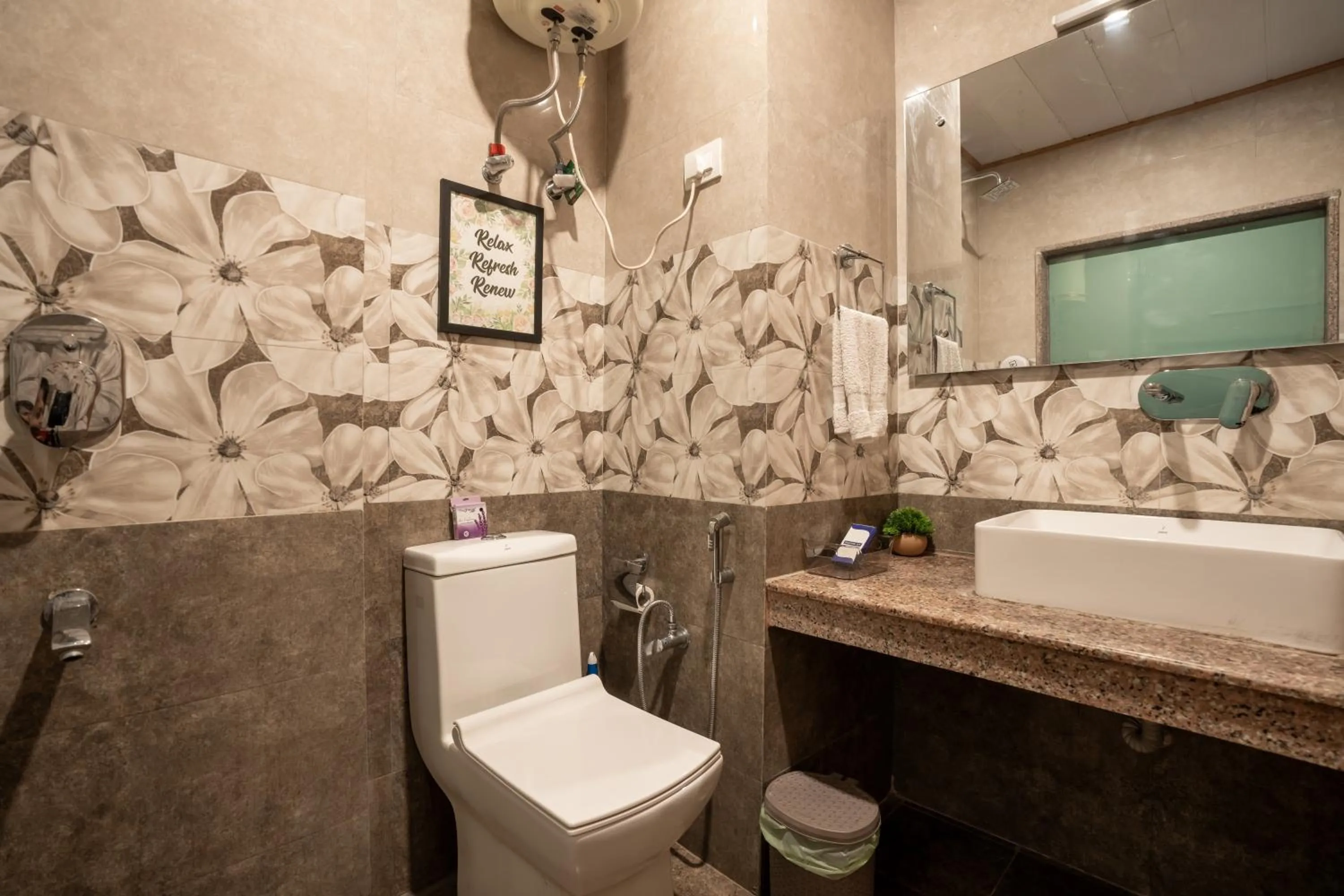 Toilet in Alt Life Manali, Old Manali