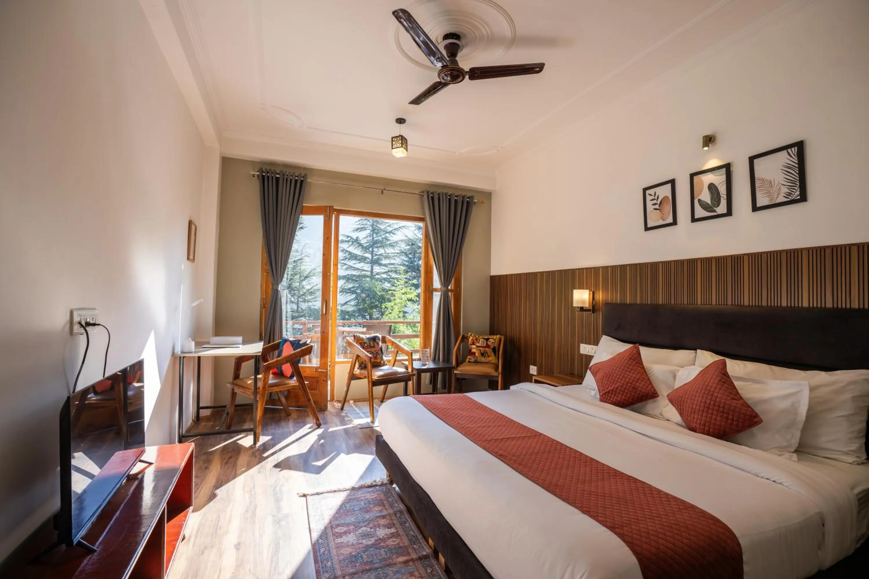 Photo of the whole room, Bed in Alt Life Manali, Old Manali