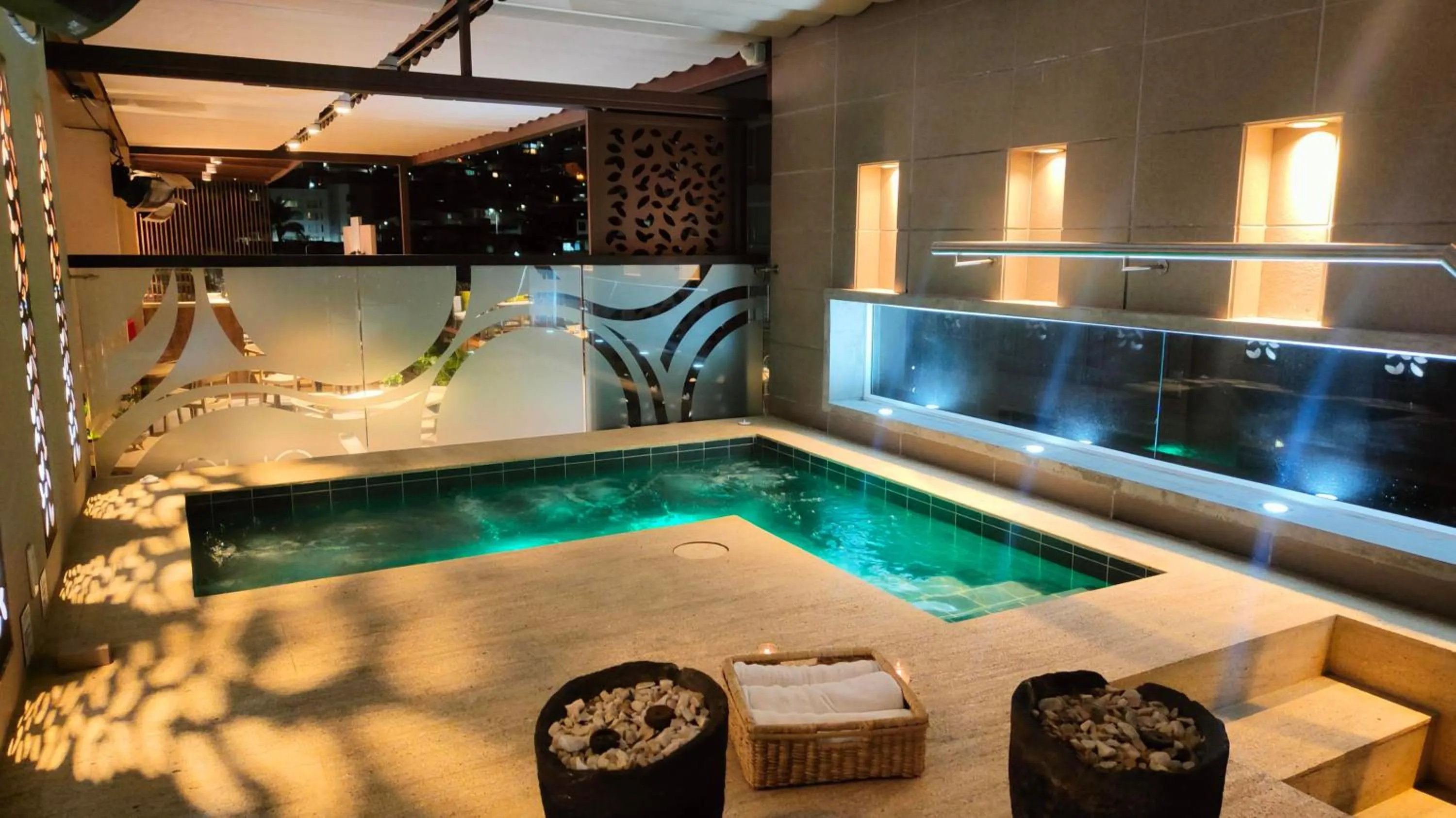 Hot Tub in Quo Quality Hotel