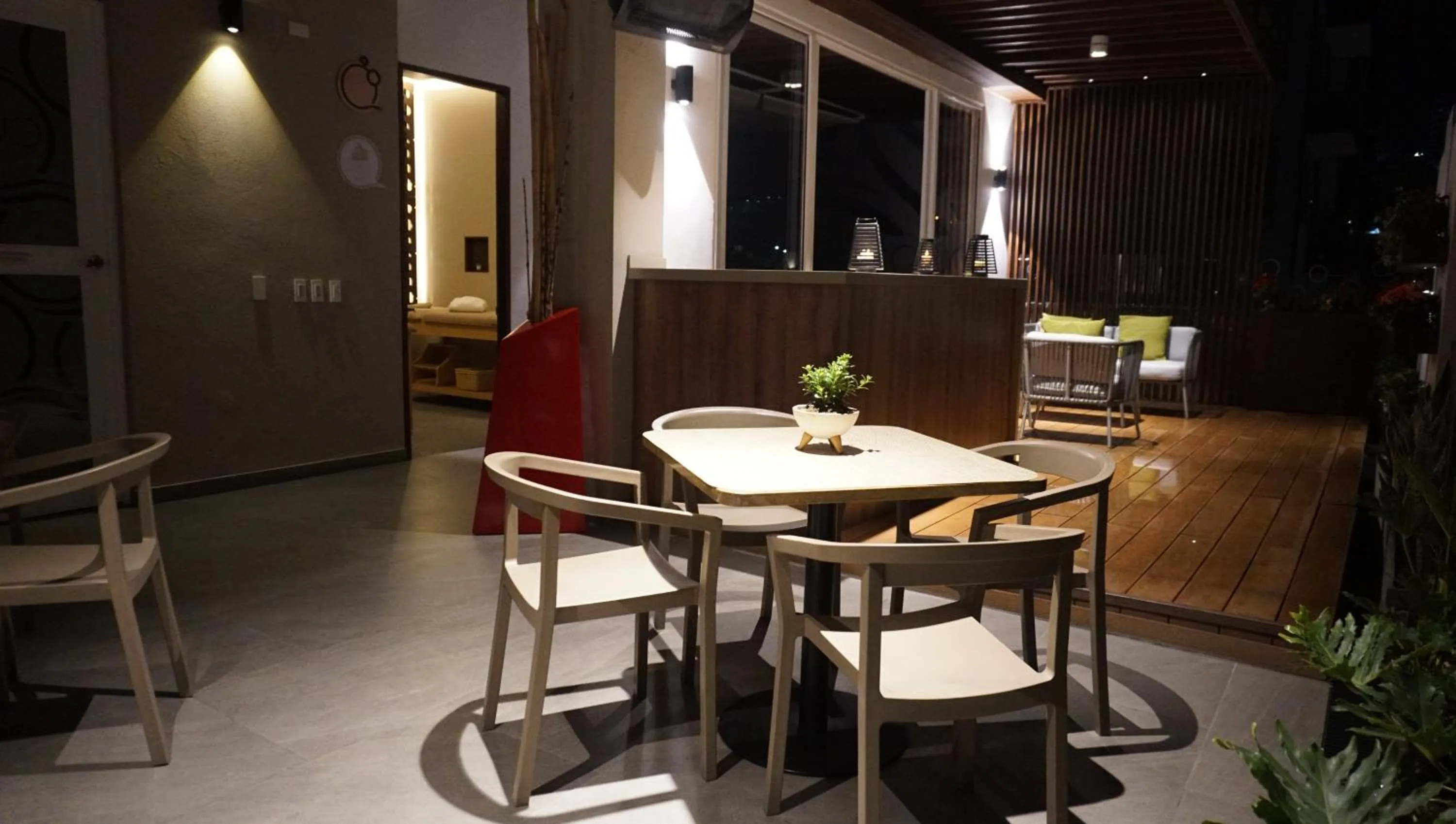 Dining area in Quo Quality Hotel