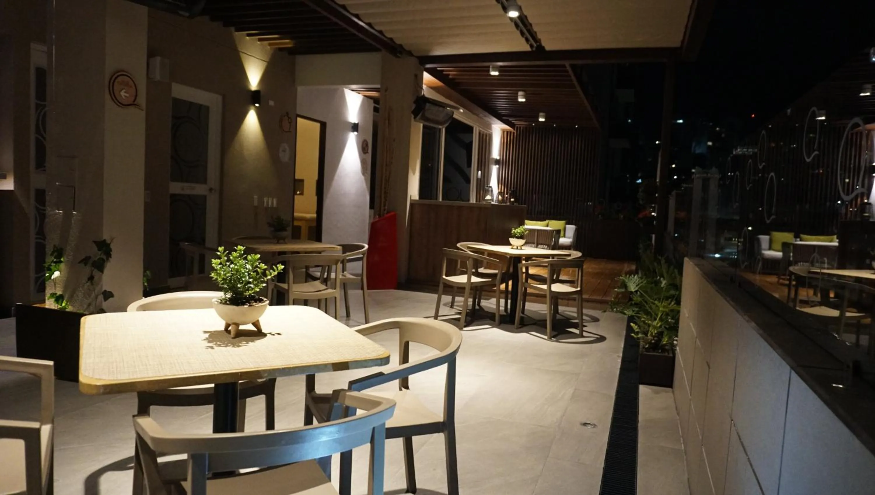 Dining area in Quo Quality Hotel