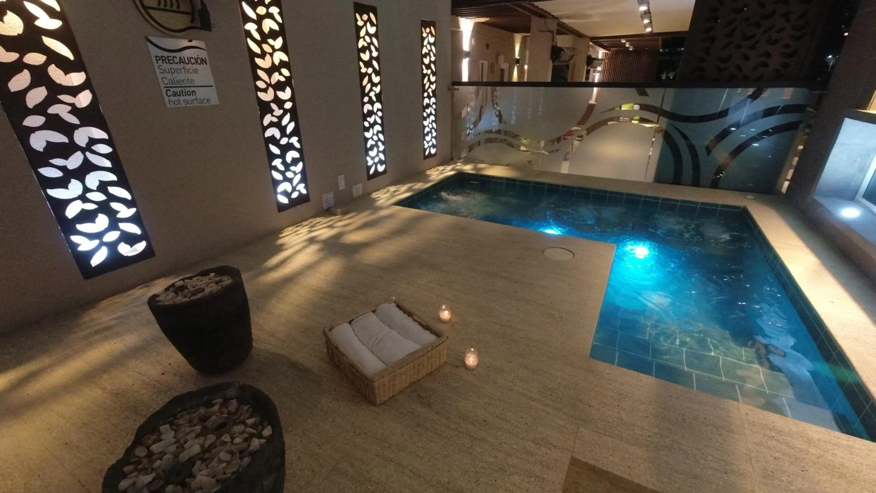 Hot Tub in Quo Quality Hotel