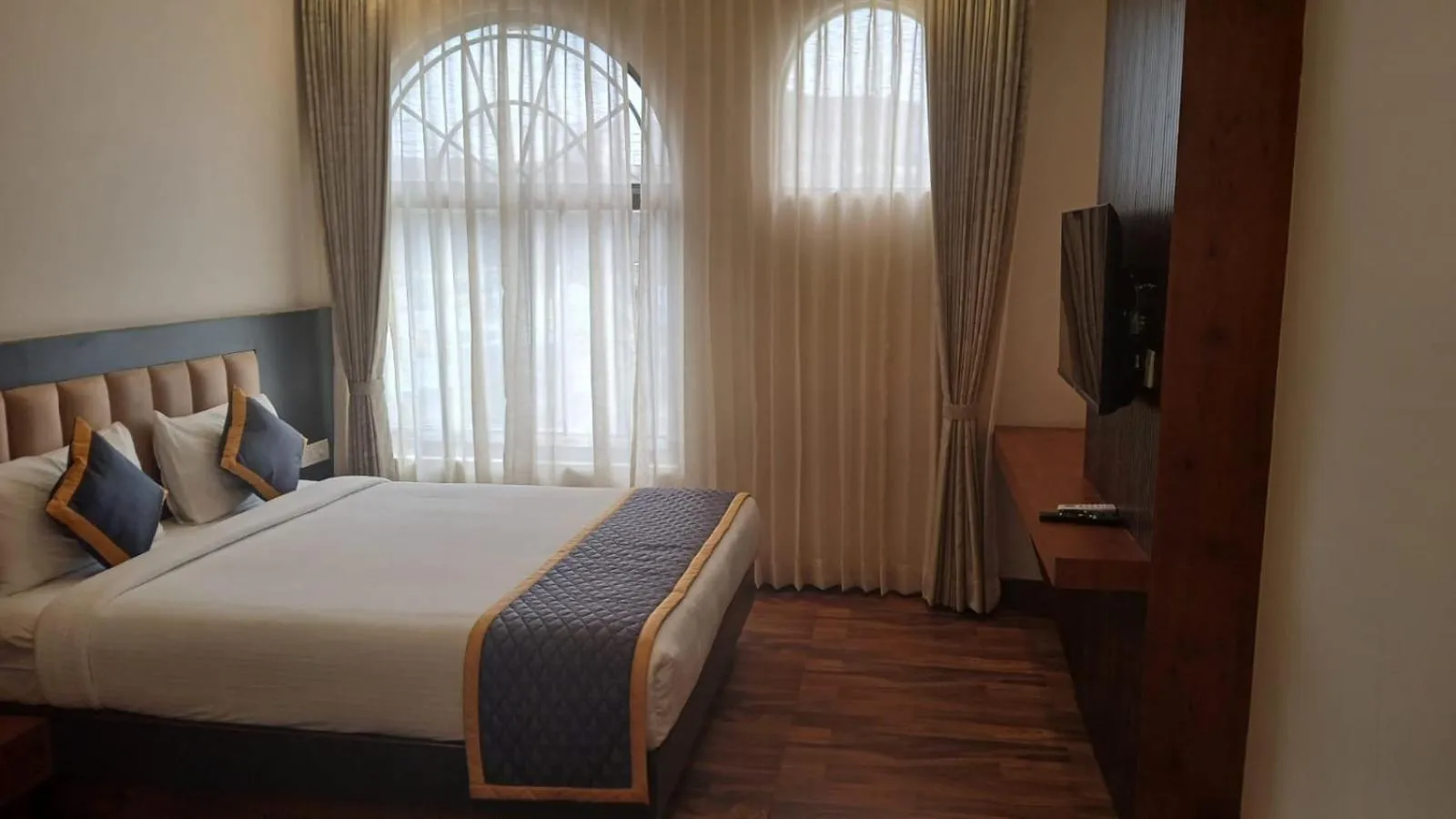 Bed in PPH Living Rajathagiri Palace Premium Rooms