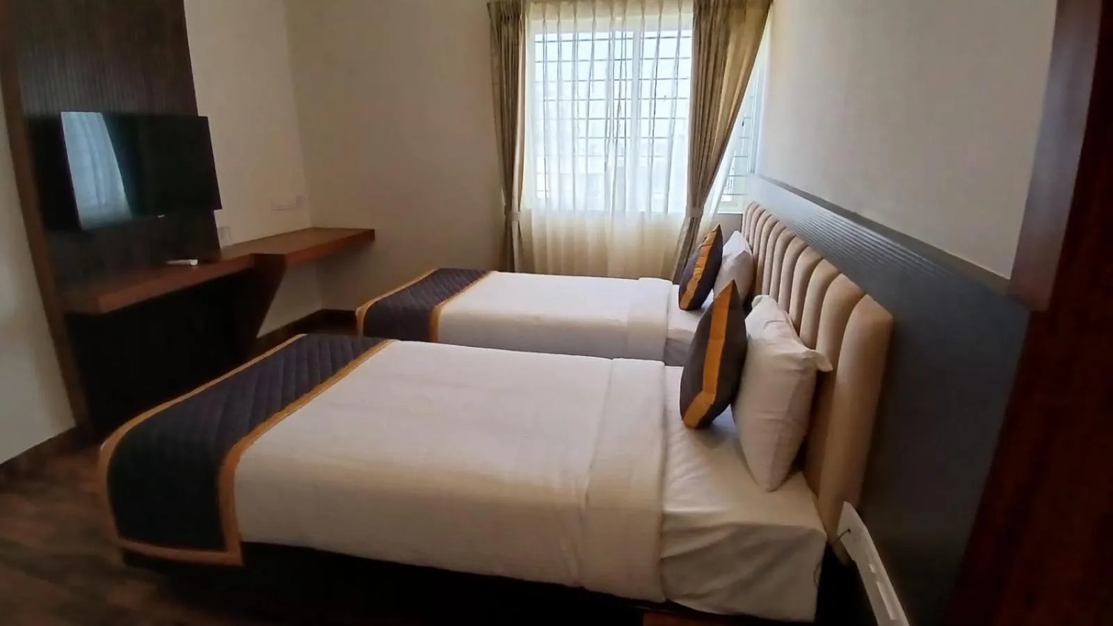 Bed in PPH Living Rajathagiri Palace Premium Rooms