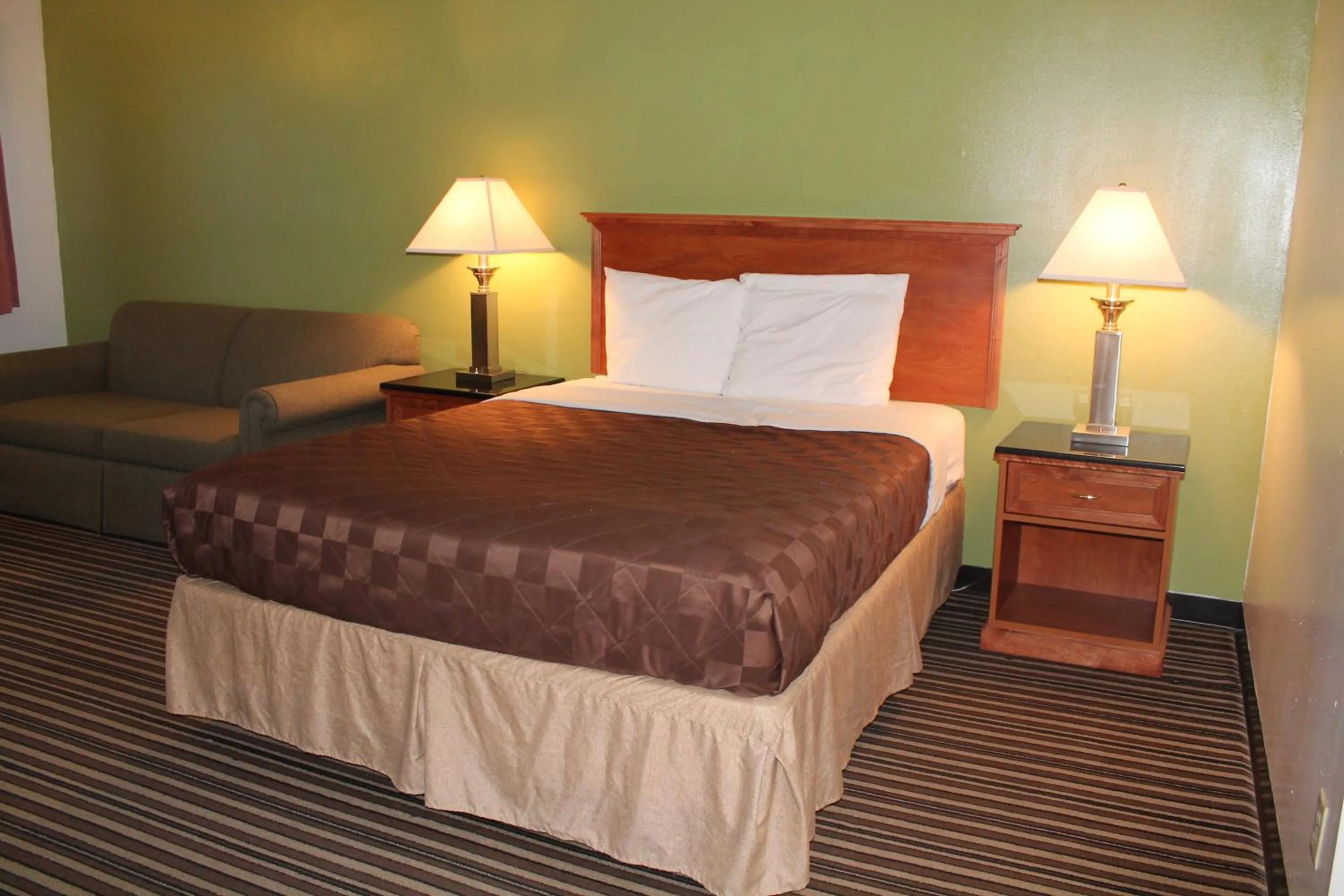 Photo of the whole room, Bed in Americas Best Value Inn Boardman