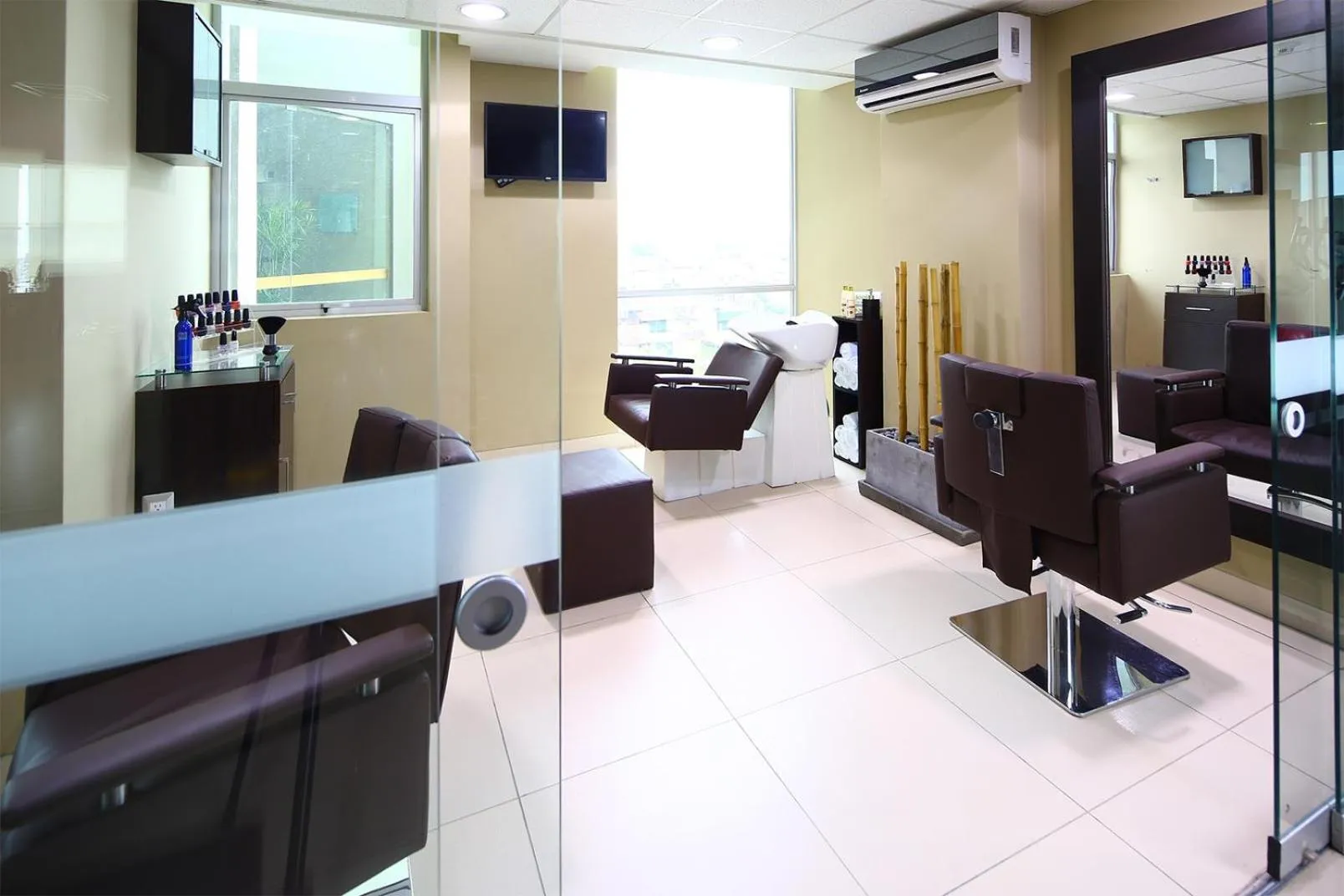hair dresser in Casa Andina Select Pucallpa