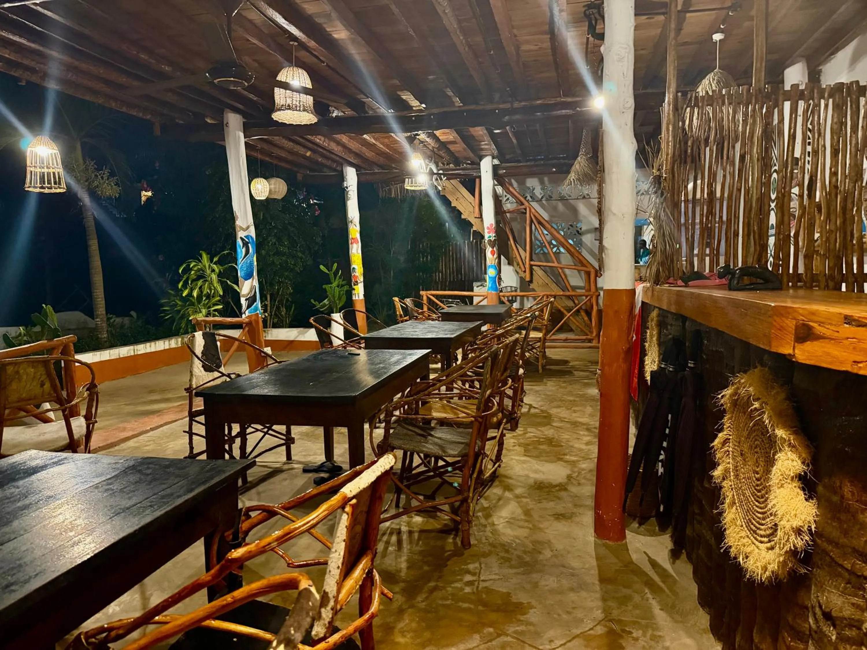 Restaurant/places to eat in The Tropinest bungalow