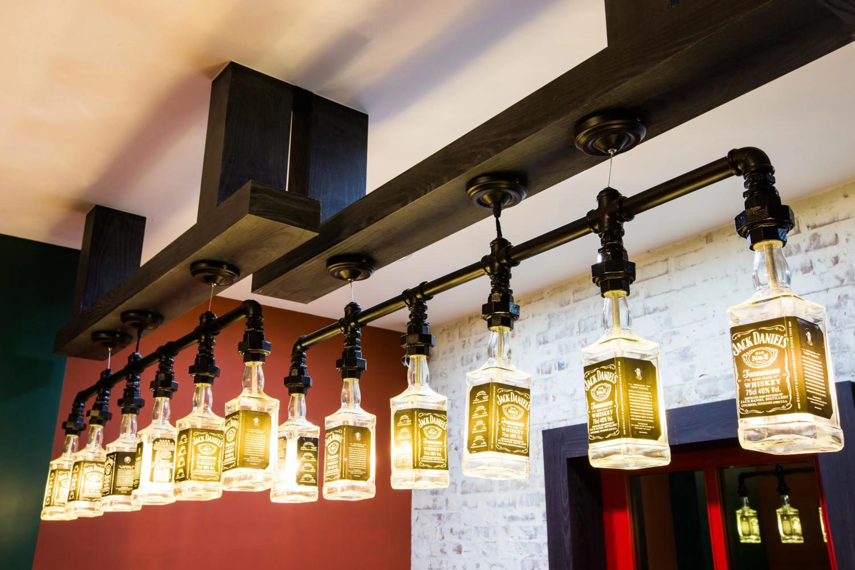 Communal lounge/ TV room in Arch Inn