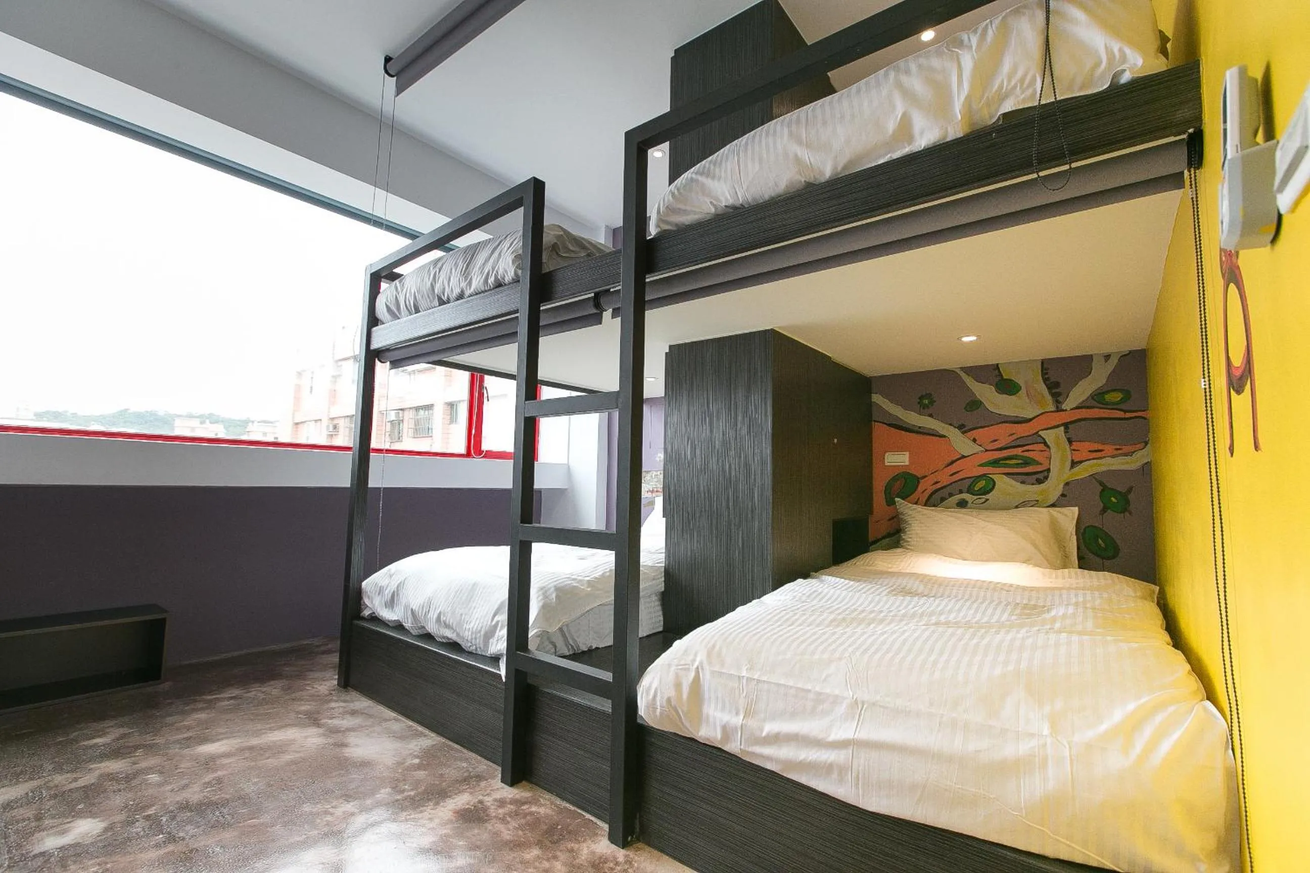 bunk bed in Arch Inn