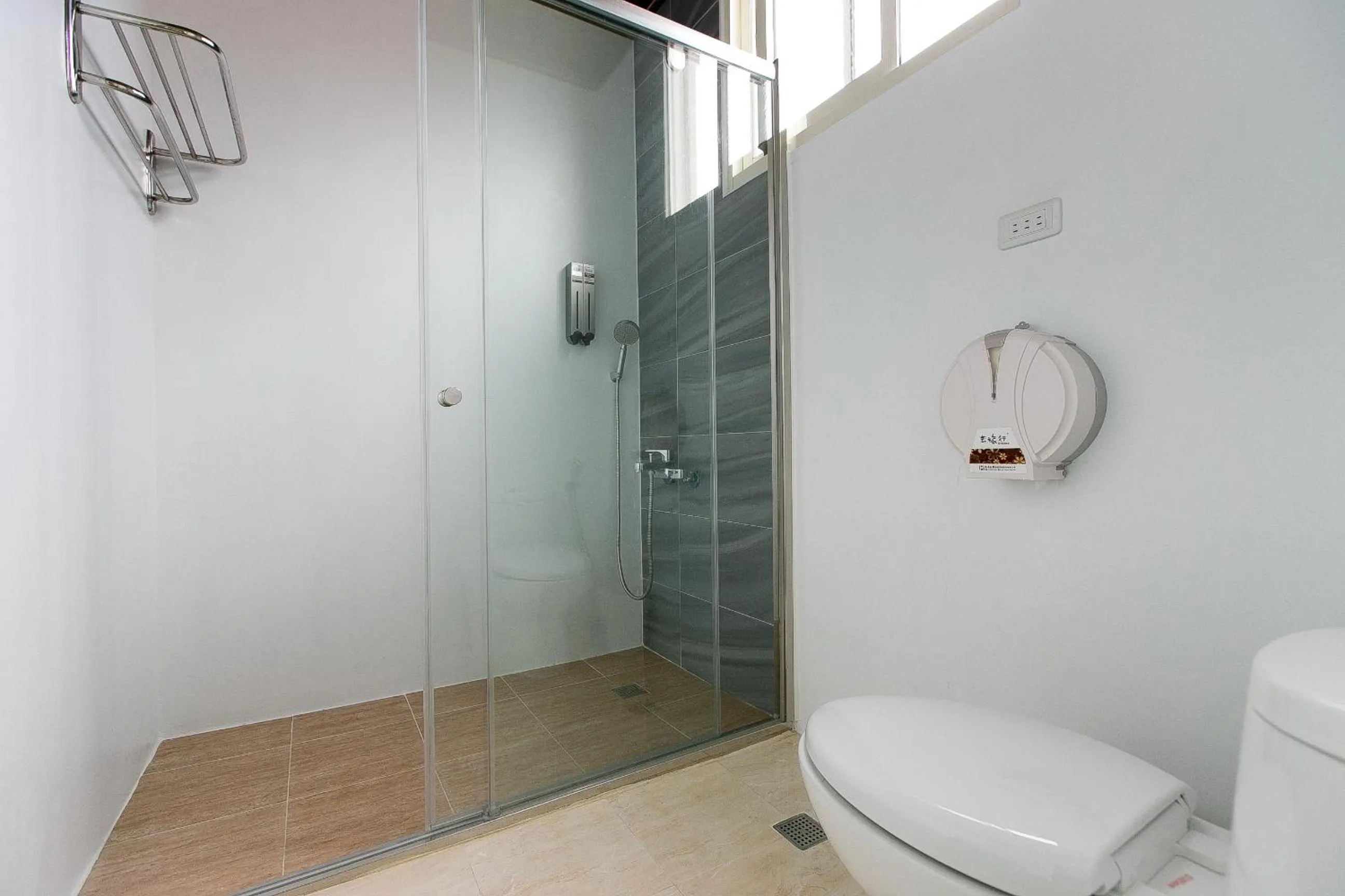 Bathroom in Arch Inn