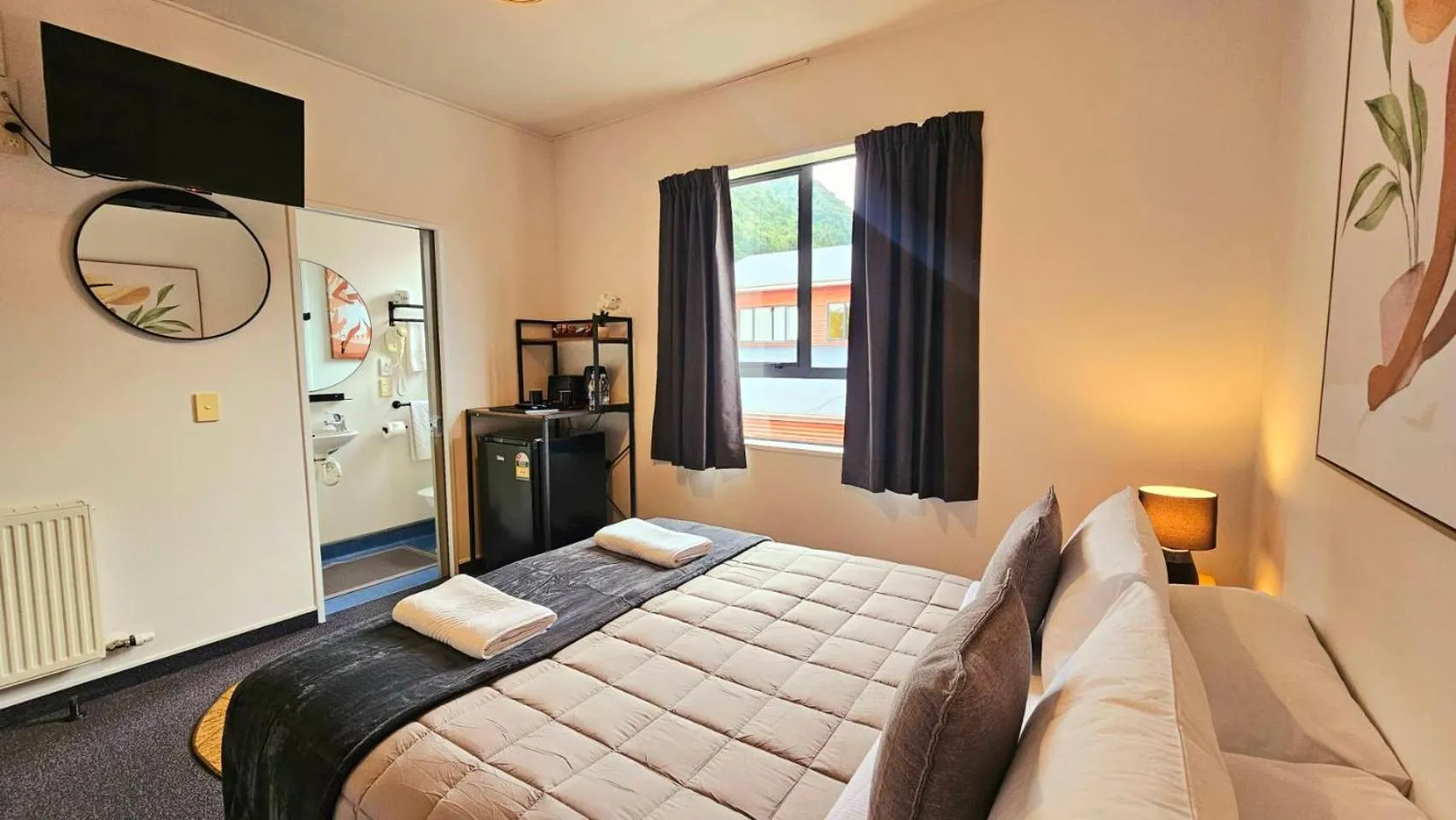 Bed in Wild Kea Lodge Franz Josef