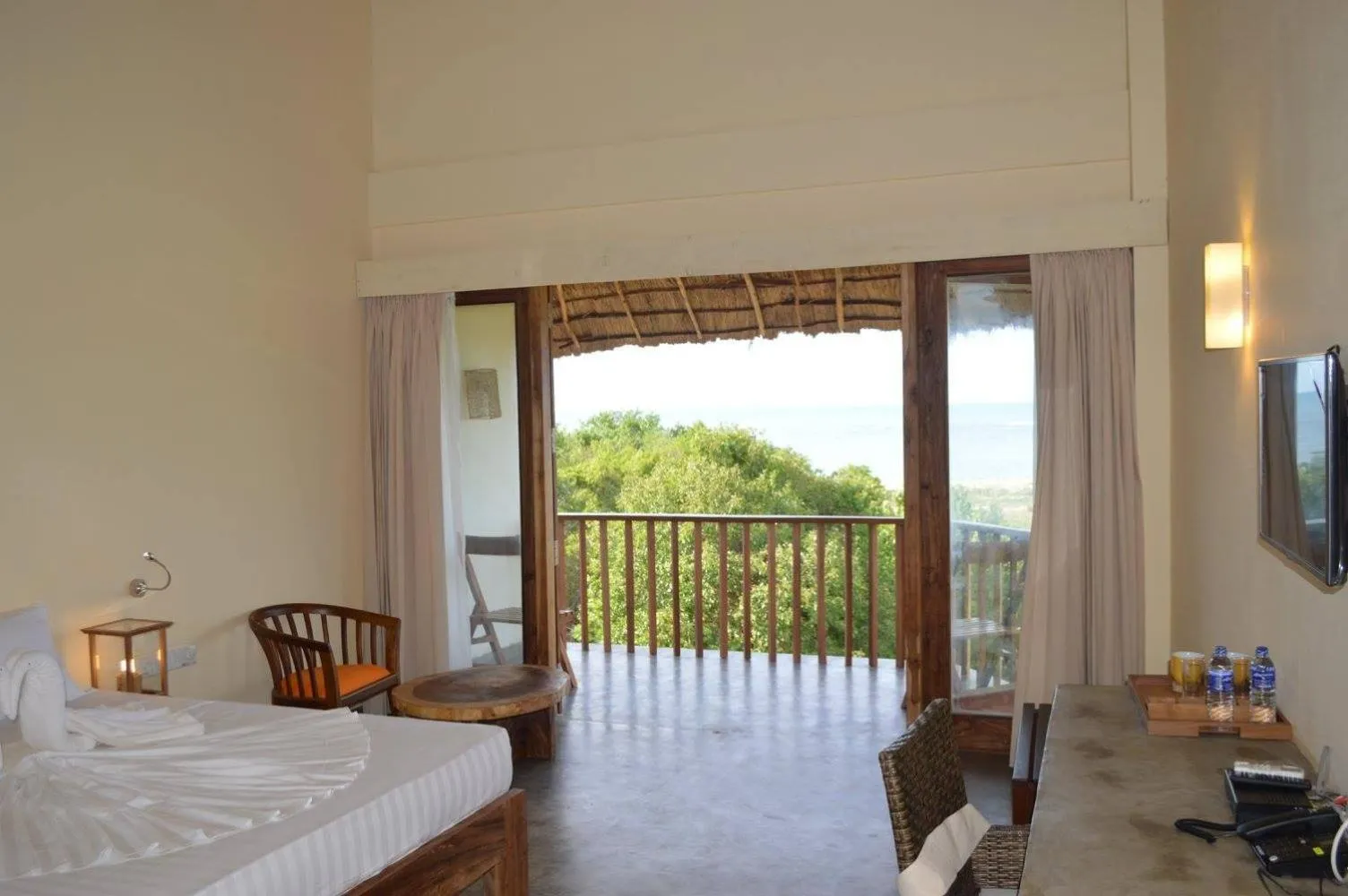 Bed in Giman Free Beach Resort Pasikuda