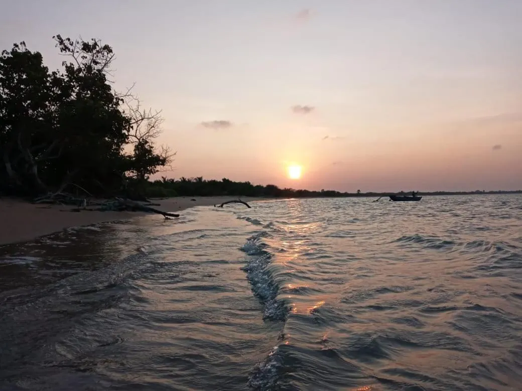 Giman Free Beach Resort Pasikuda