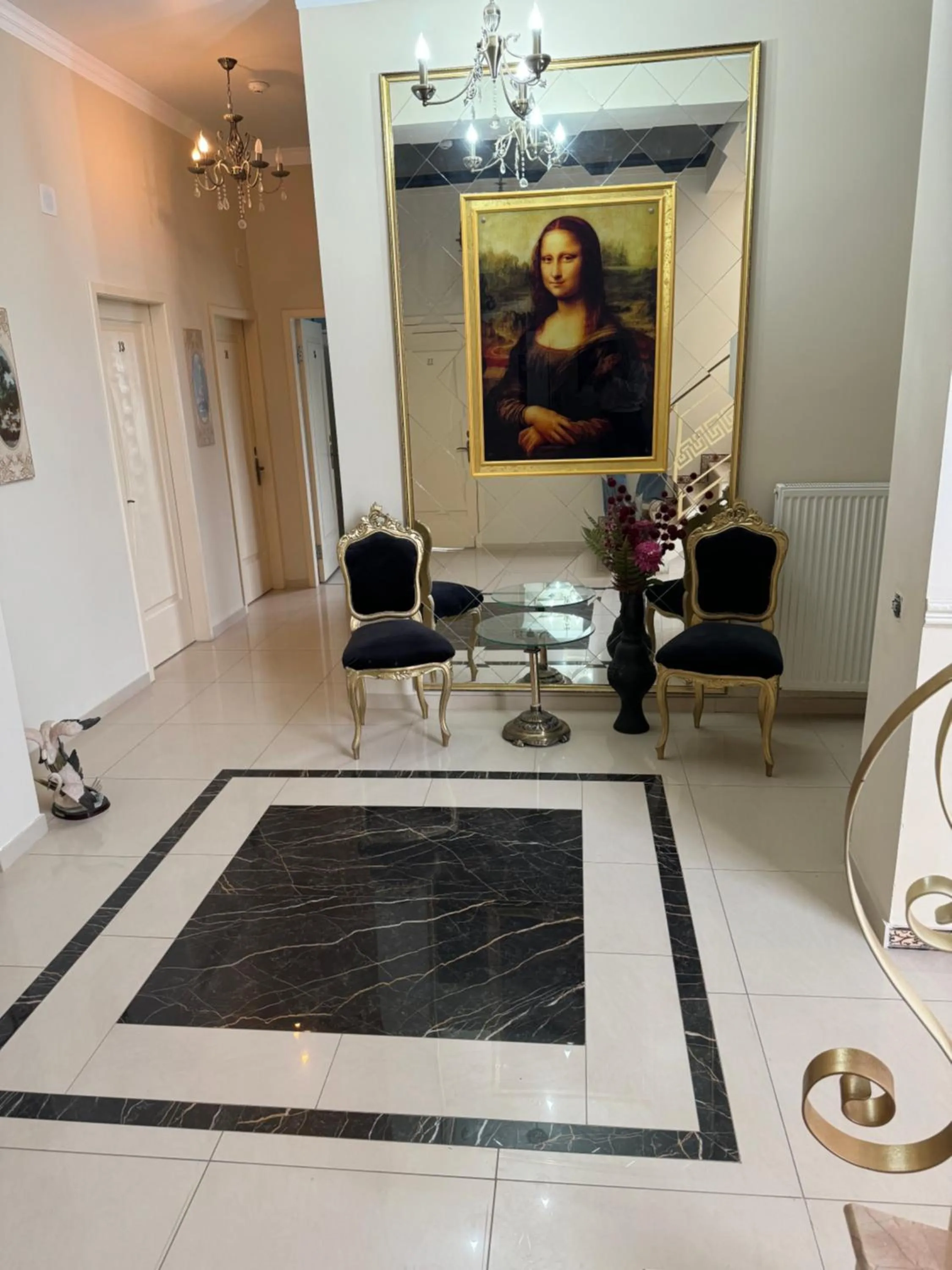 Living room in Diamond Hotel