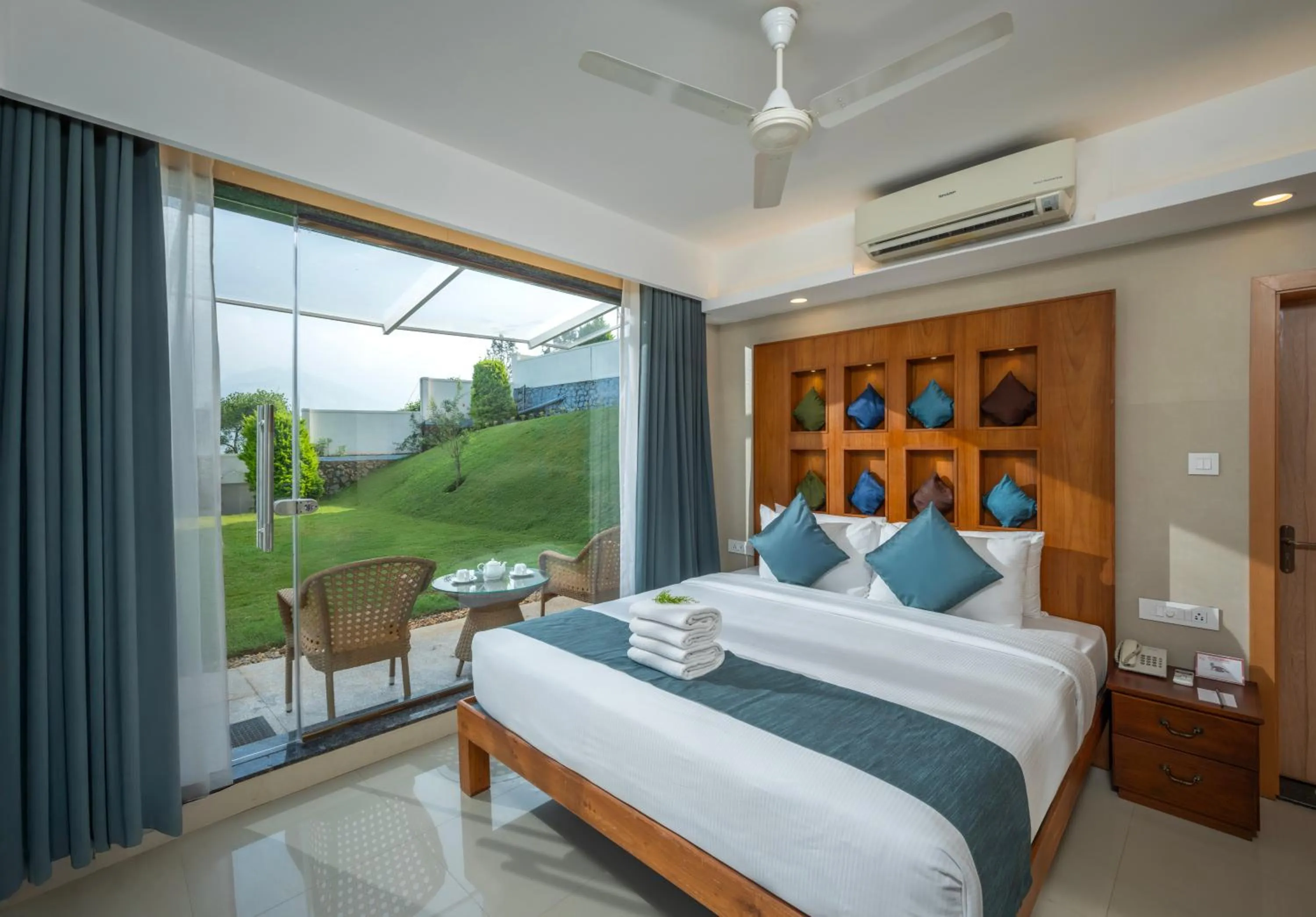 Natural landscape, Bed in The Fog Munnar (Resort & Spa)