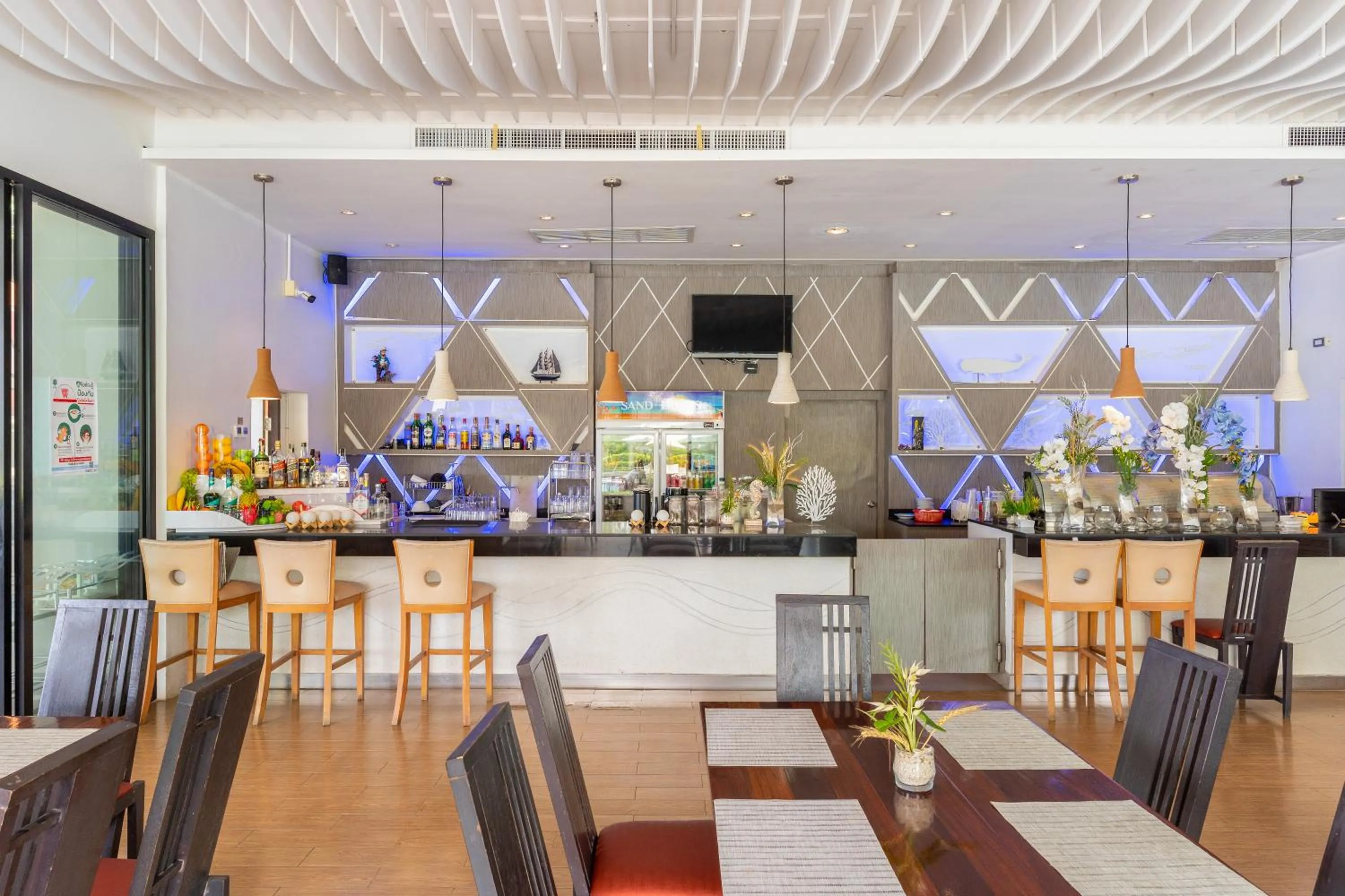 Restaurant/places to eat in Sand Dunes Chaolao Beach Resort