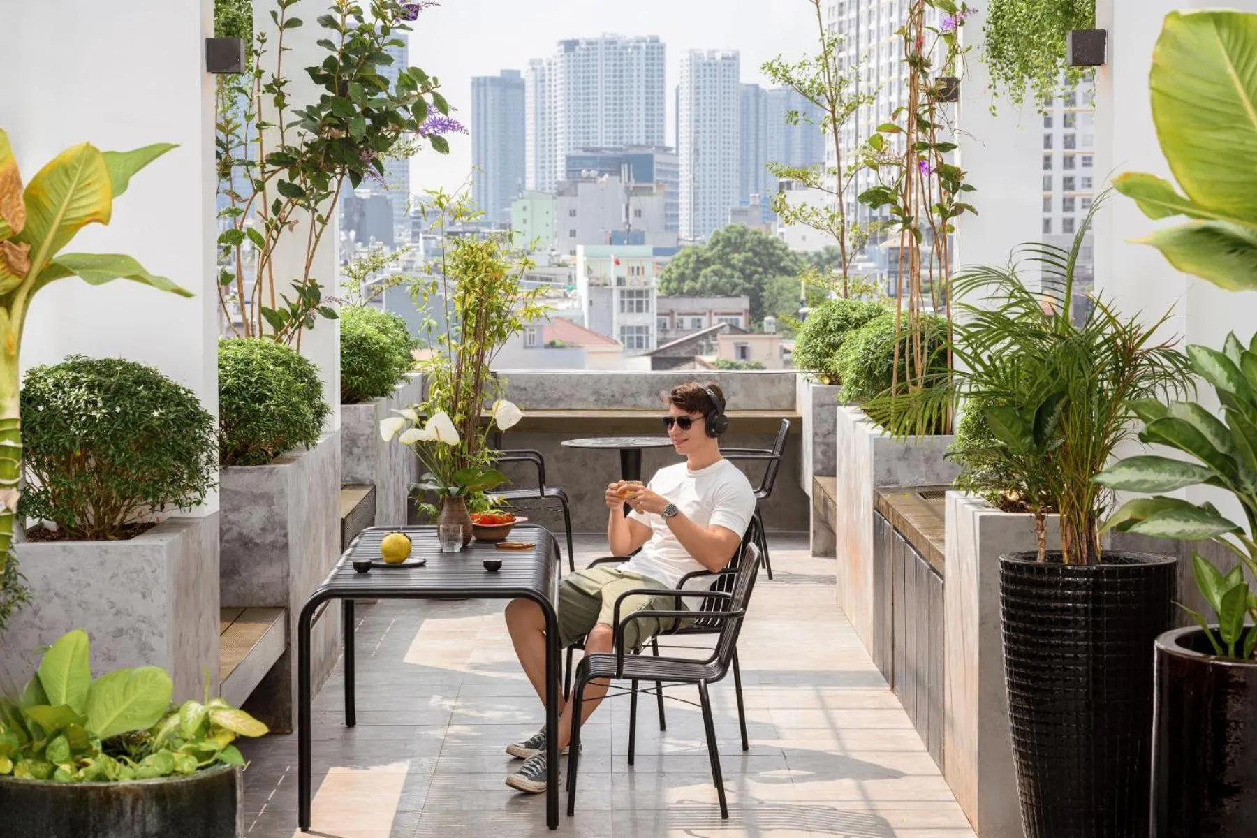 People in Express by M Village Võ Văn Kiệt