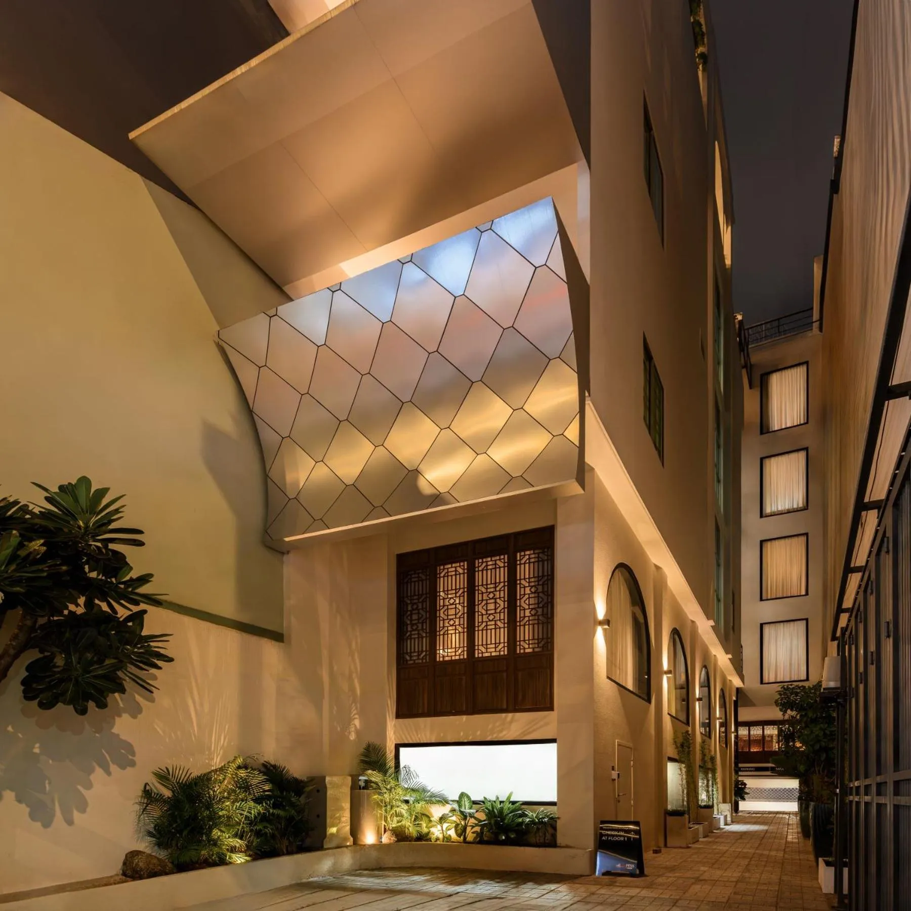 Property building in Express by M Village Võ Văn Kiệt