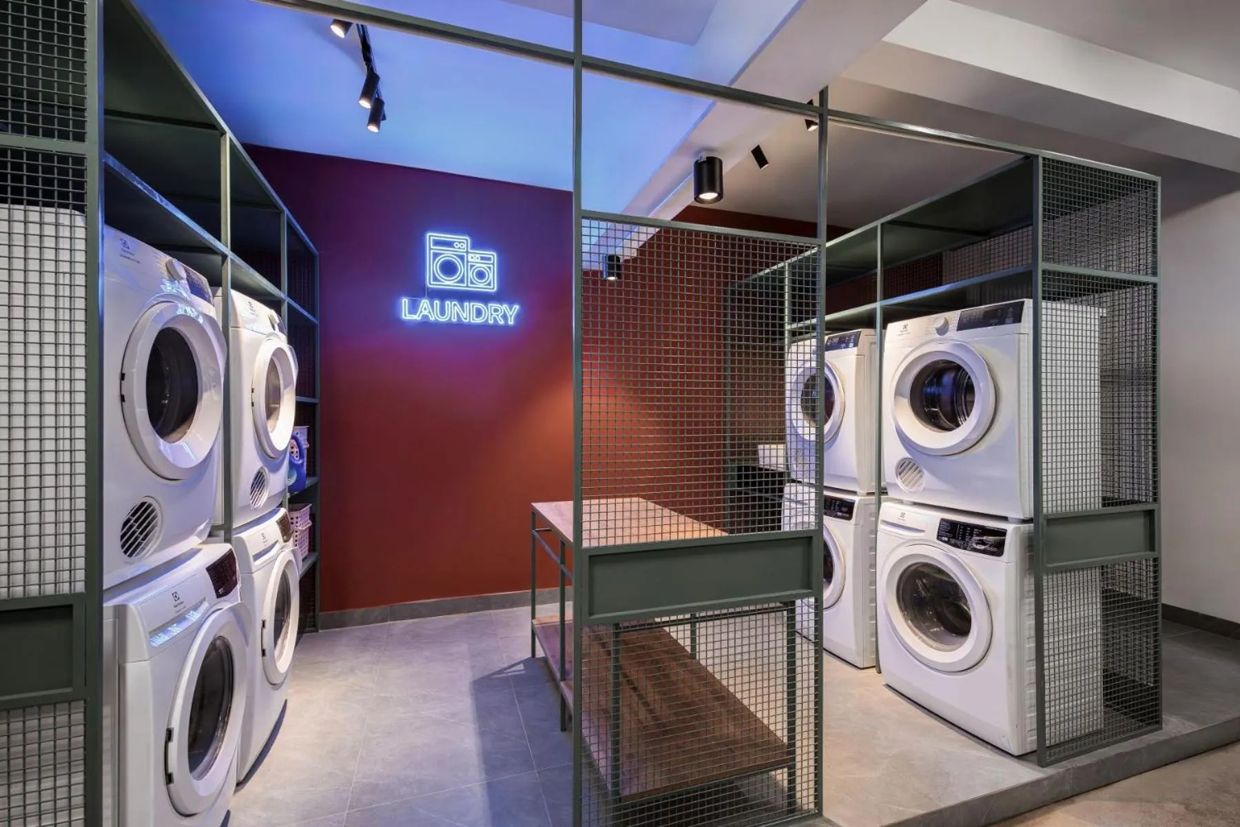 Property building in Express by M Village Võ Văn Kiệt